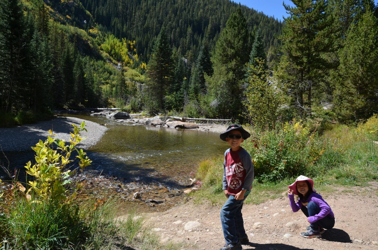 Image of kids on the Grottos Trail in Aspen, Colorado