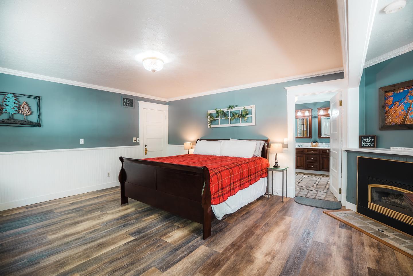 image of mountain view room