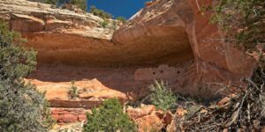 Hiking Sand Canyon Trail. Canyon of the Ancients National Monument Ruins