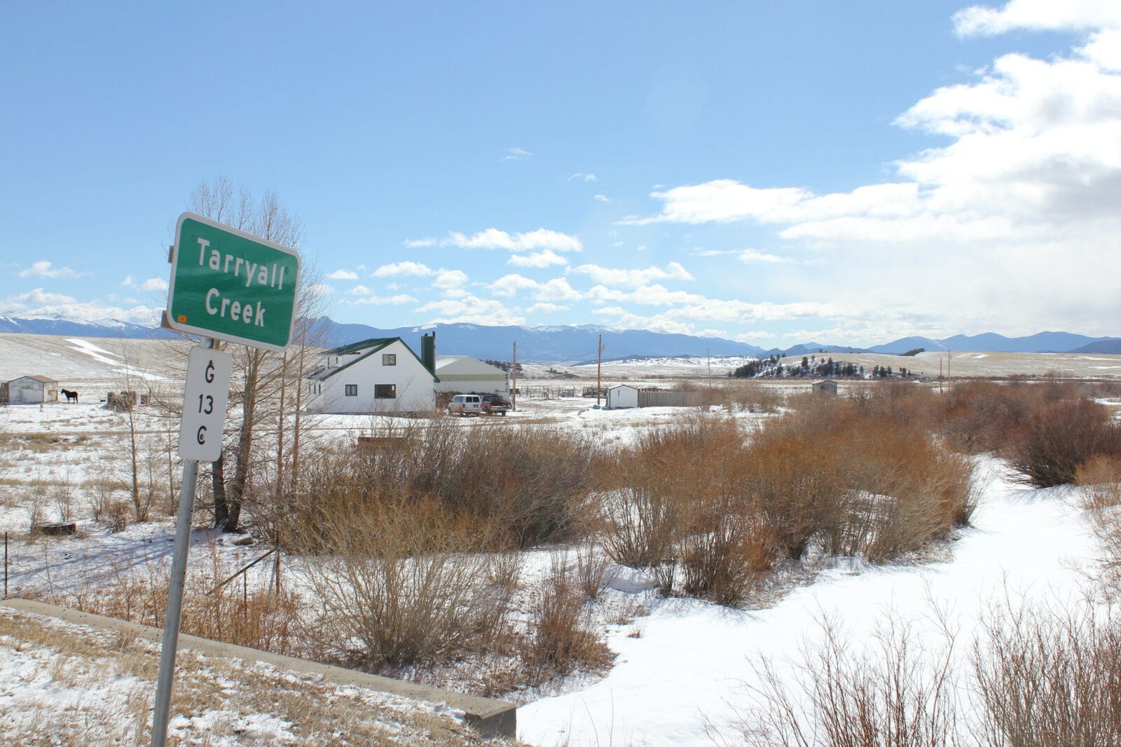 Image of a sign denoting the Tarryall Creek in Colorado