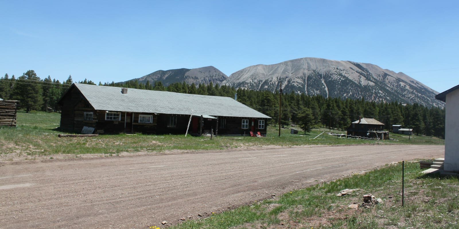 Image of an abandoned building in the ghost town of Uptop, Colorado