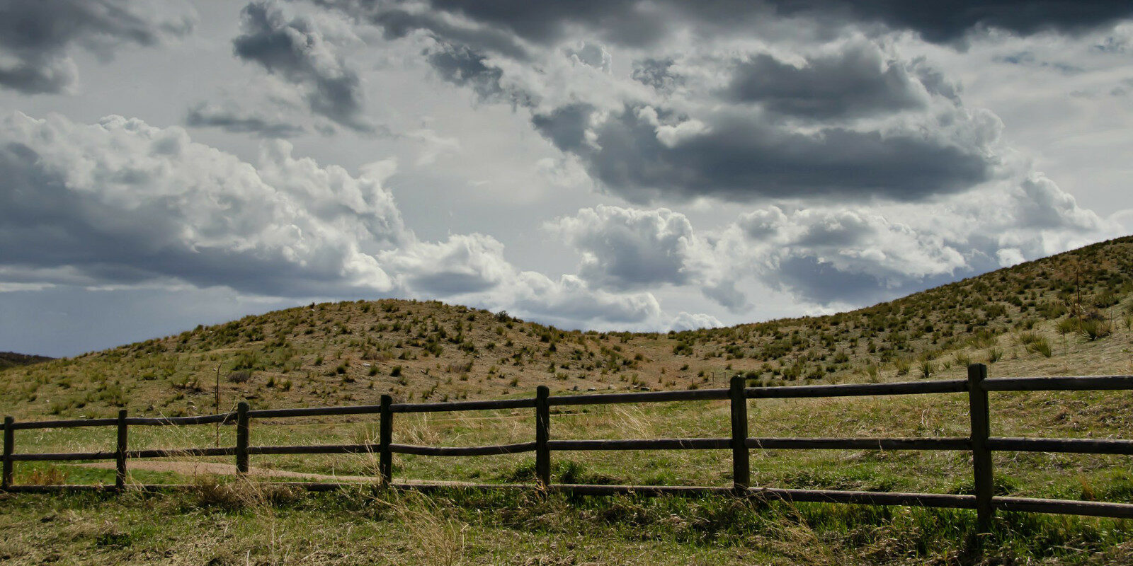 Image of the Bluffs Regional Park in Lone Tree, Colorado