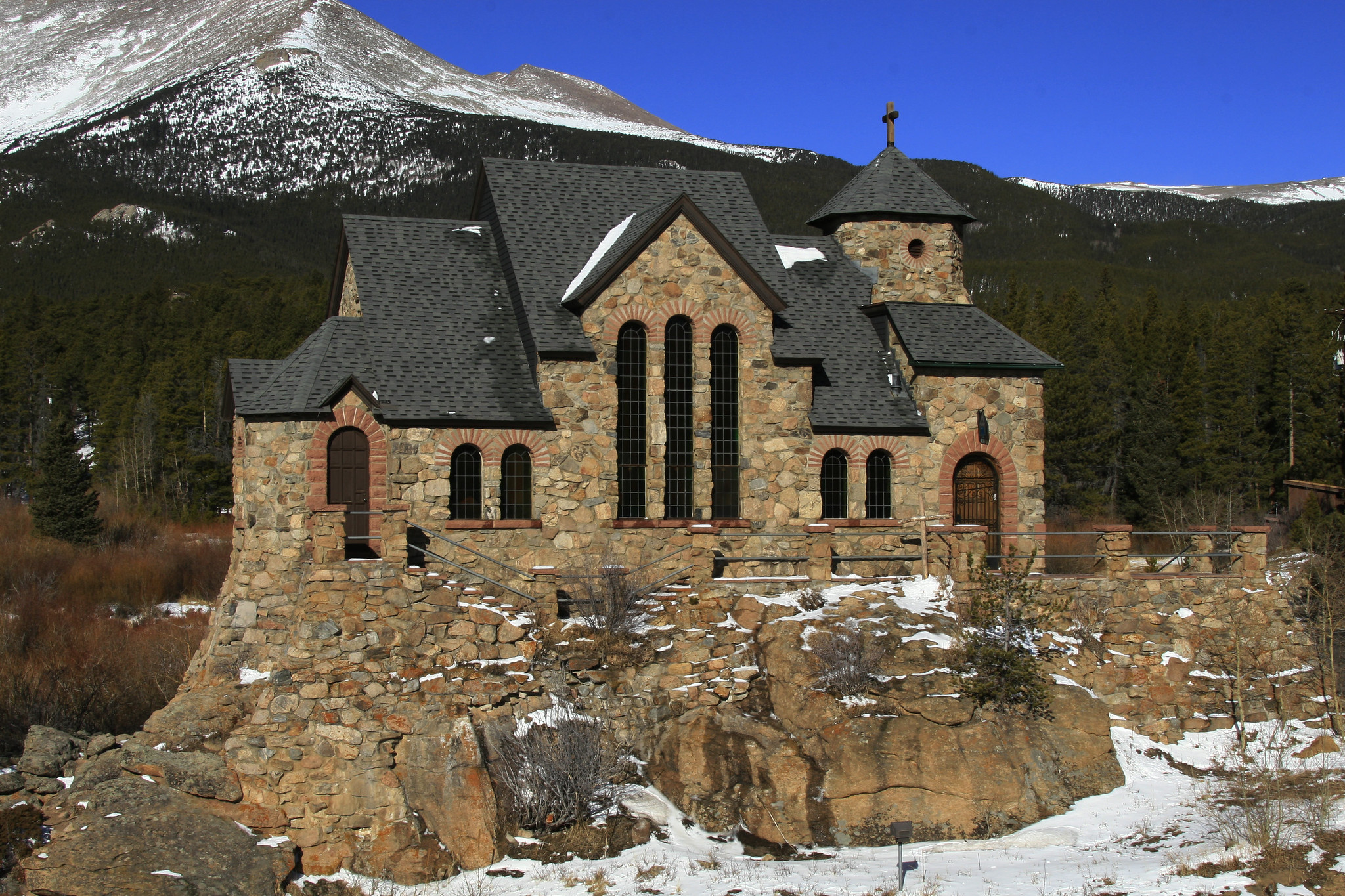 image of the chapel on the rock