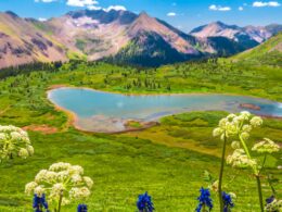 Image of Taylor Lake and the Cumberland Basin in Colorado on the Kennebec Pass