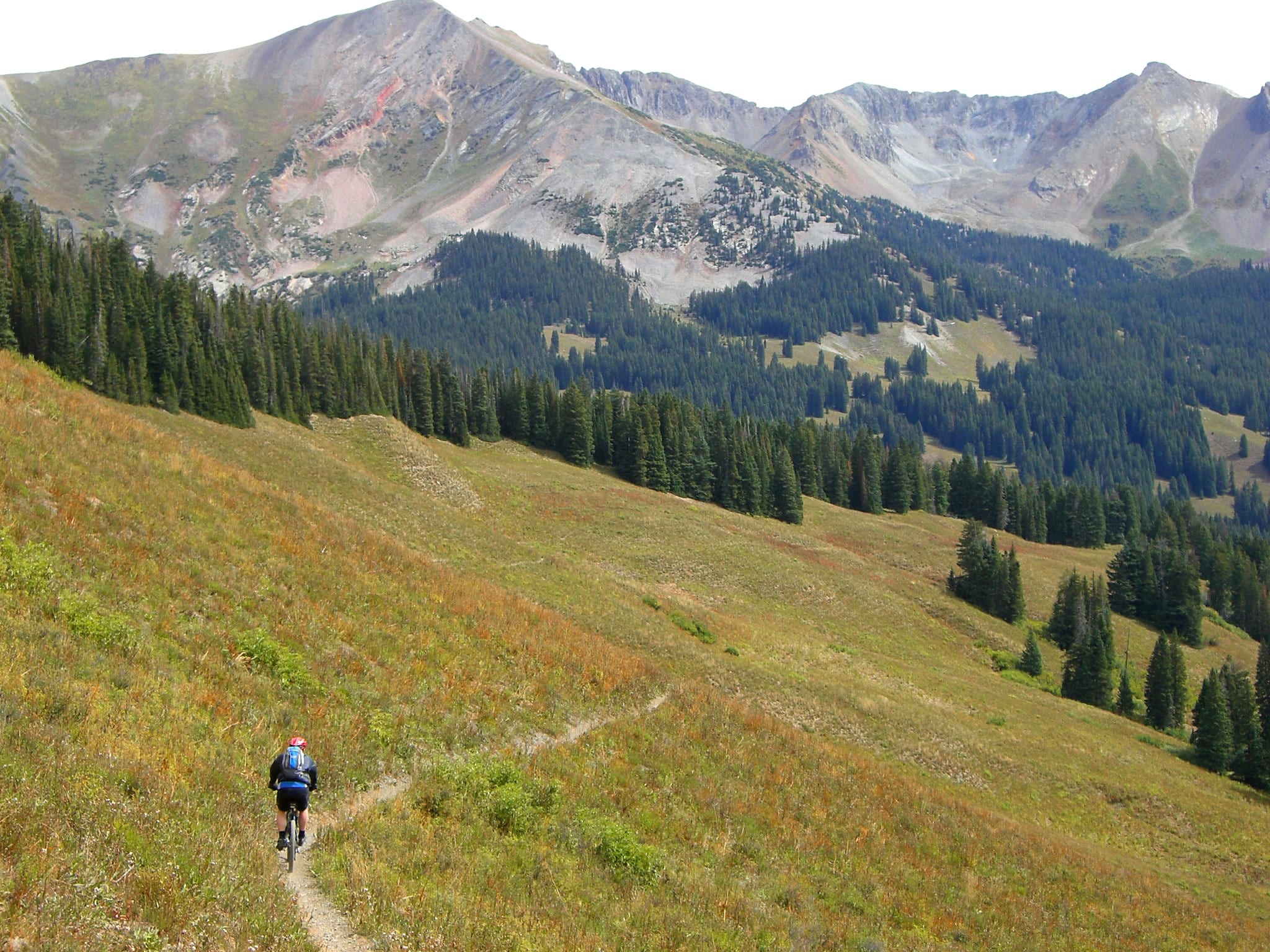 image of mountain biking in crested butte