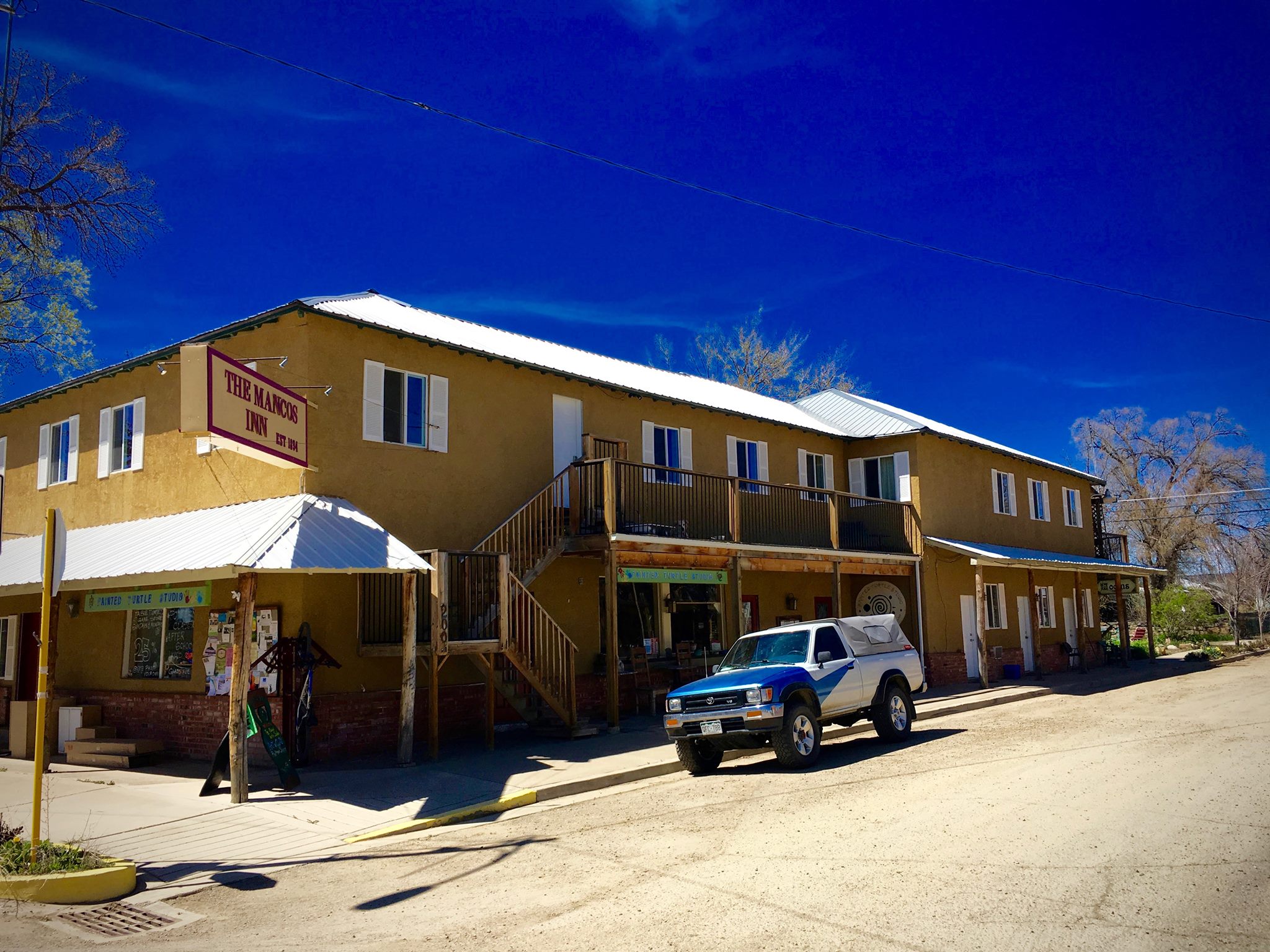 image of mancos inn and hostel