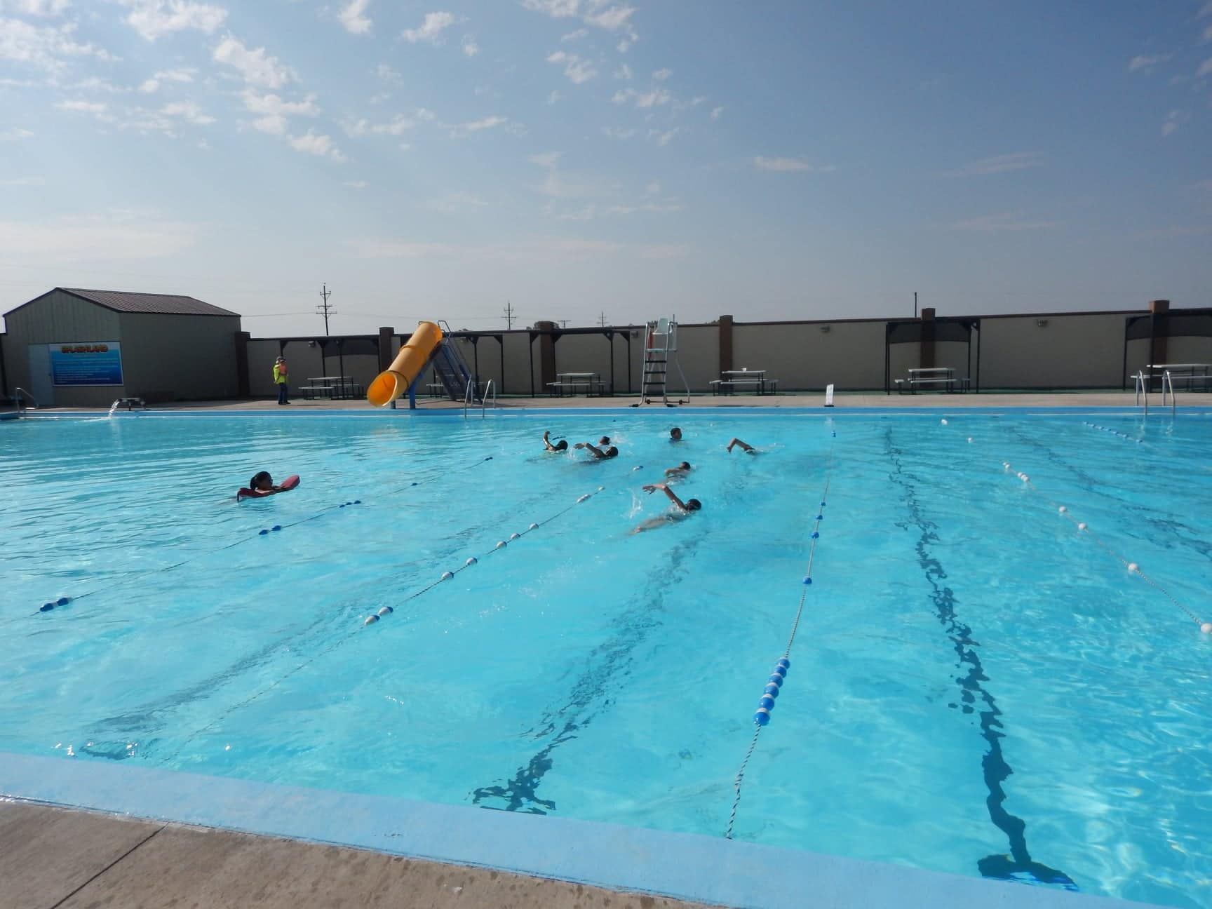 image of splashland hot springs in alamosa