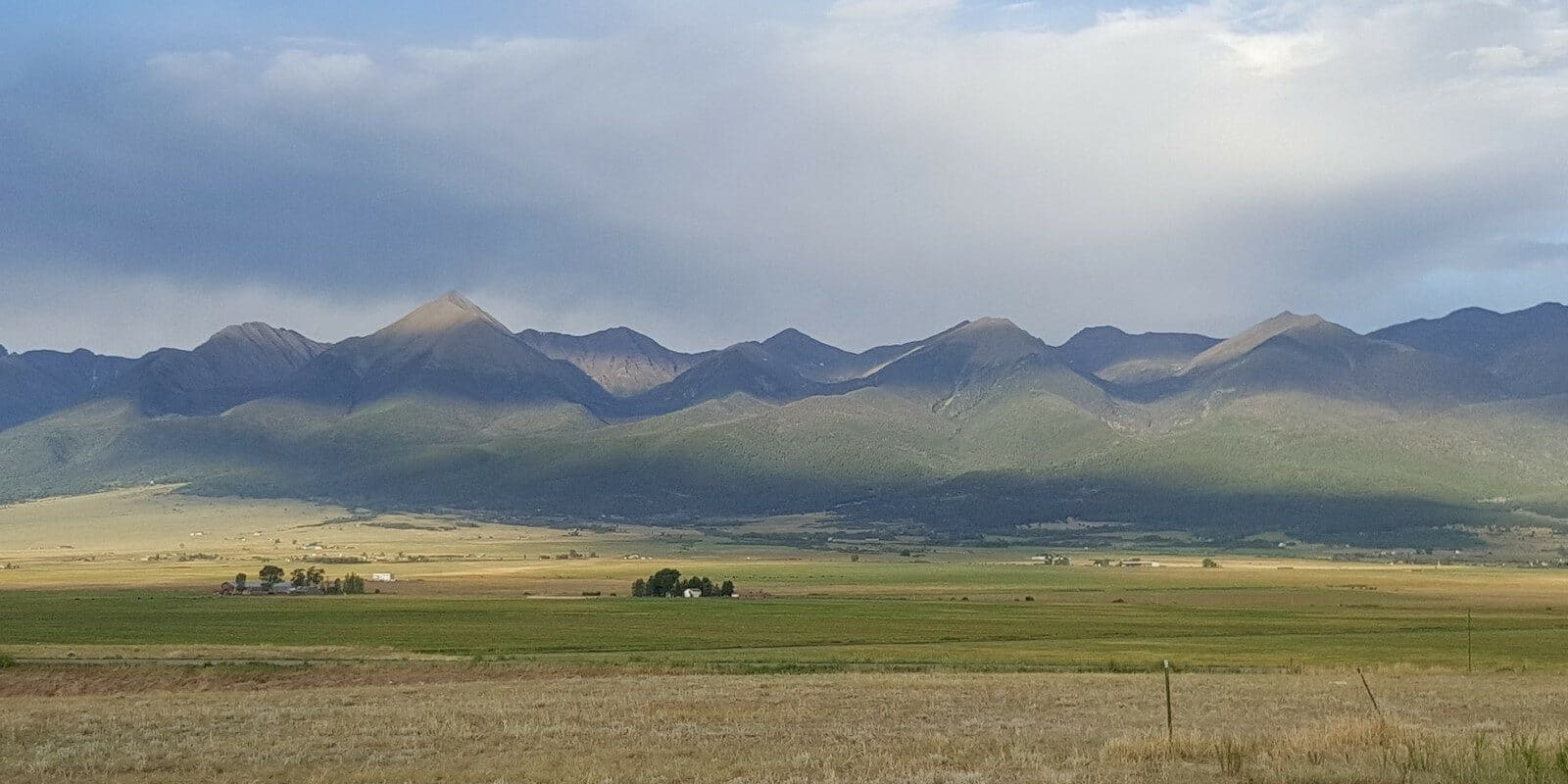 Image of the mountains in the Bluff and Summit Park in Westcliffe, Colorado