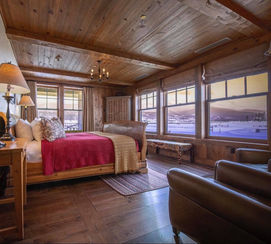 image of devil's thumb ranch room