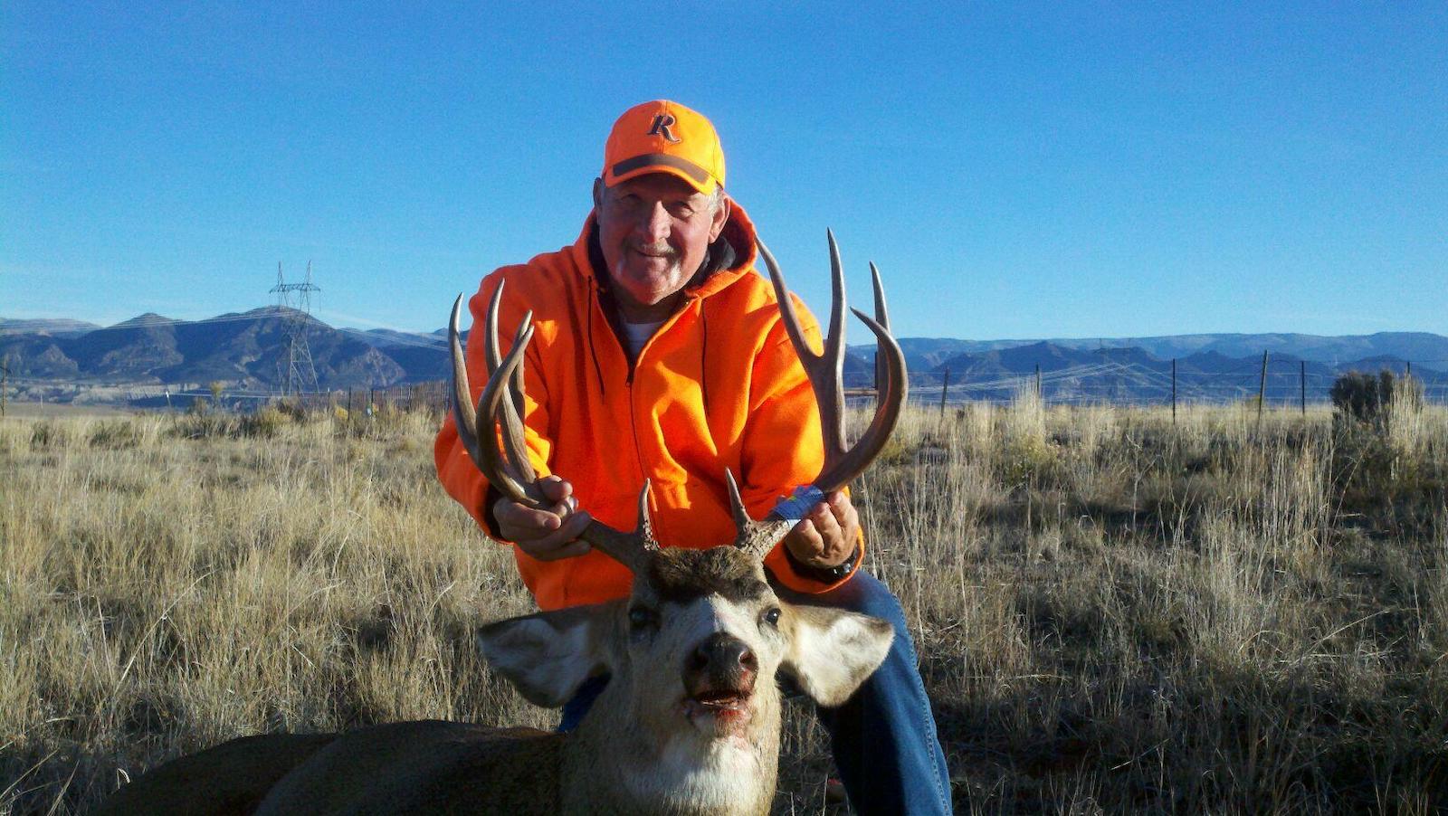 Colorado Hunter Mule Deer Buck