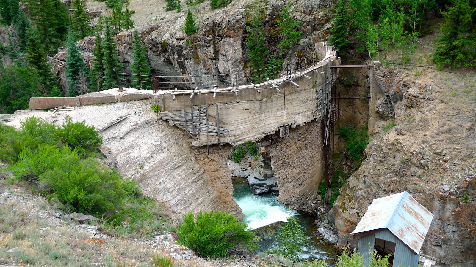 Image of the Henson Creek Dam in Colorado