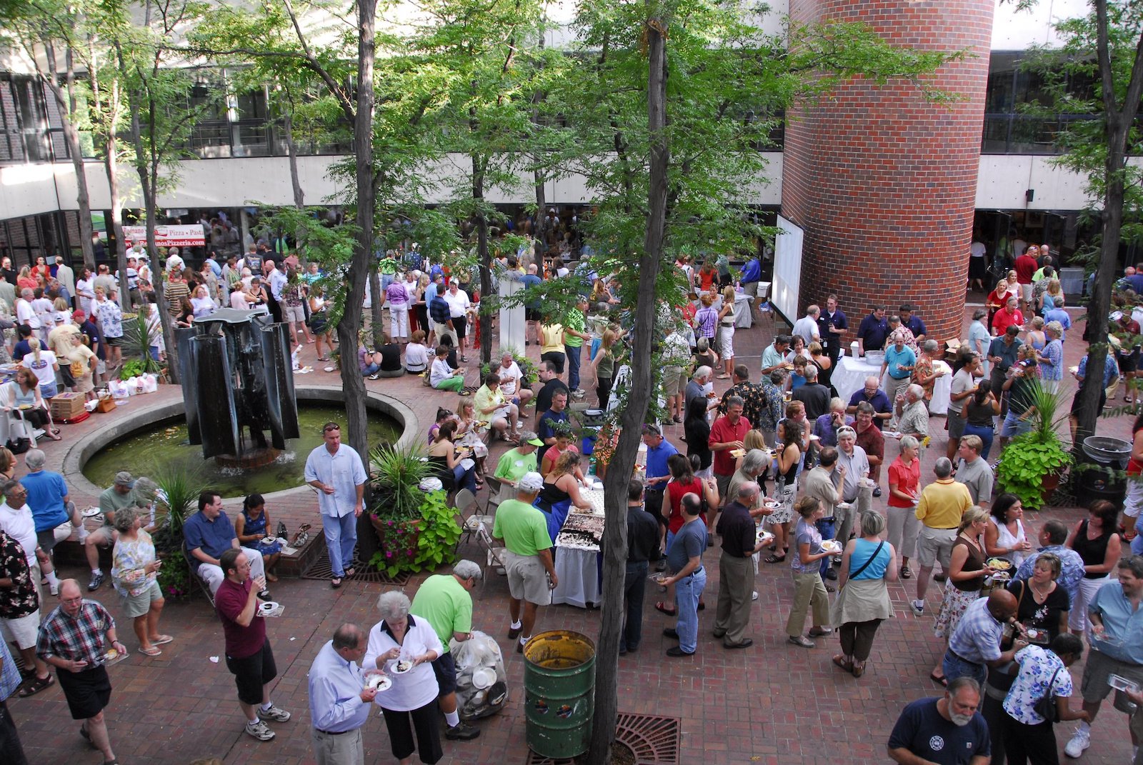 Image of the crowds getting food at Western in Littleton, CO