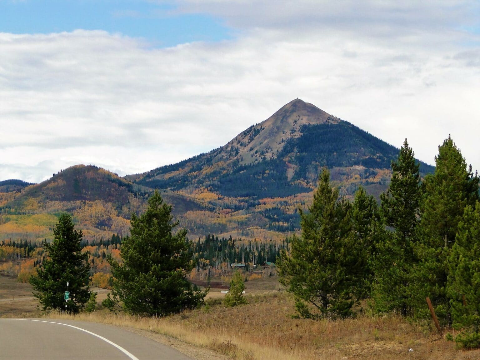 Does Colorado have any Volcanoes?