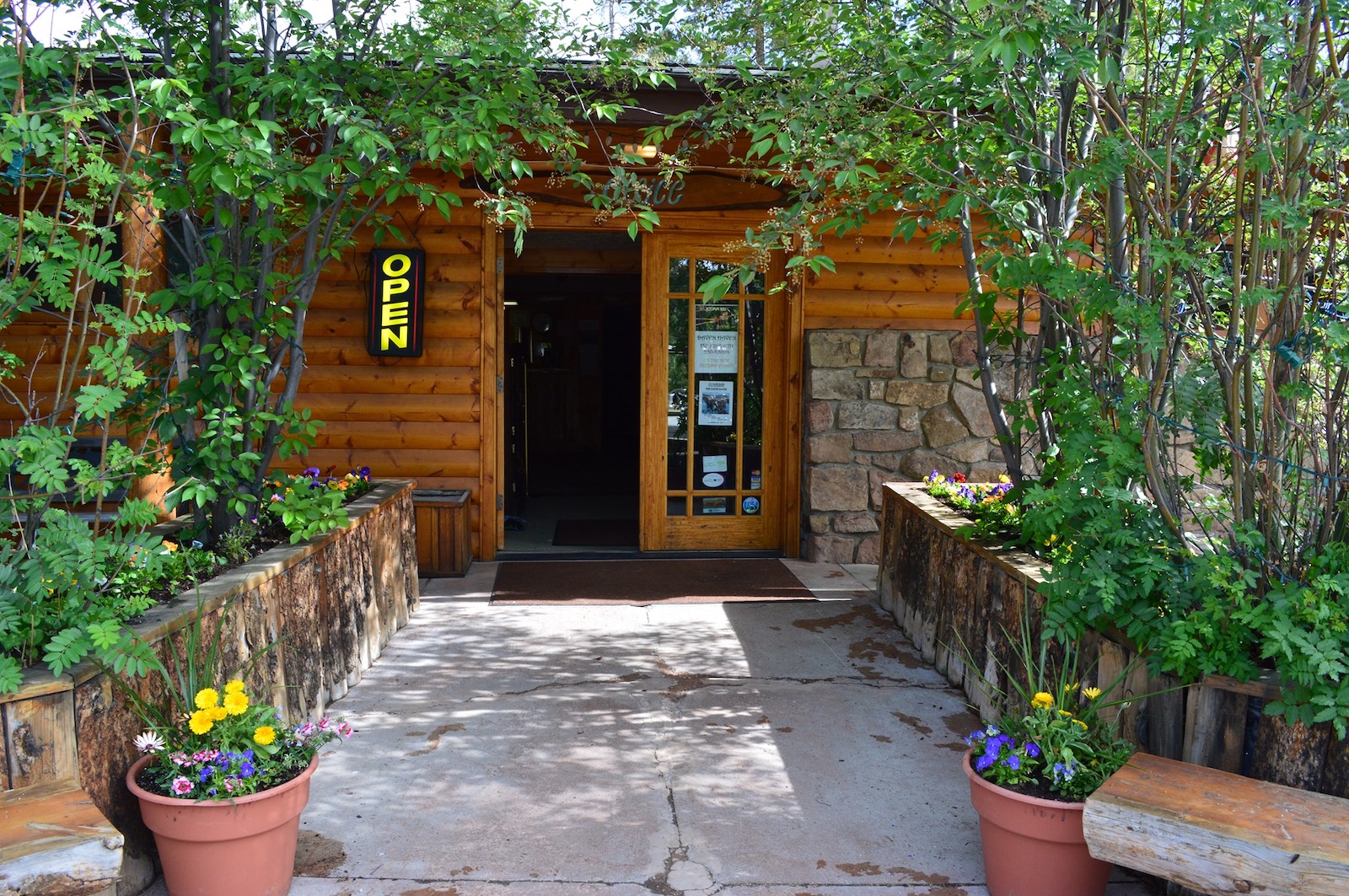 Image of Daven Haven Backstreet Steakhouse in Grand Lake, Colorado