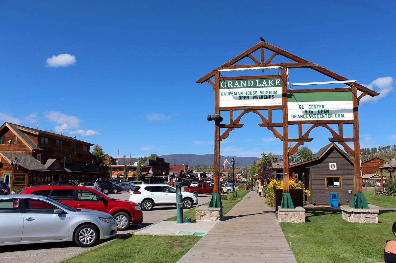 Image of Grand Lake's town square in Colorado