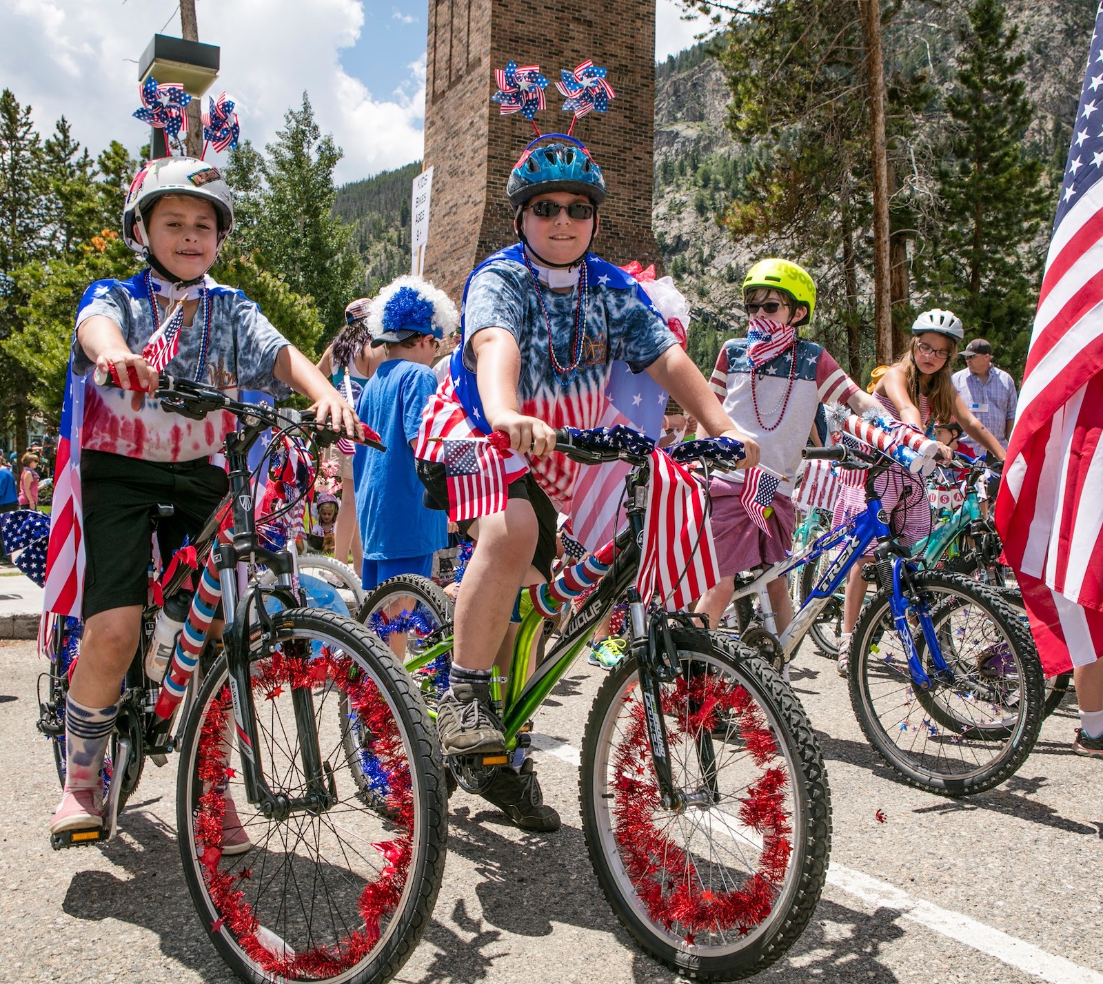 Image of two kids dressed up for July 4th in Frisco, Colorado