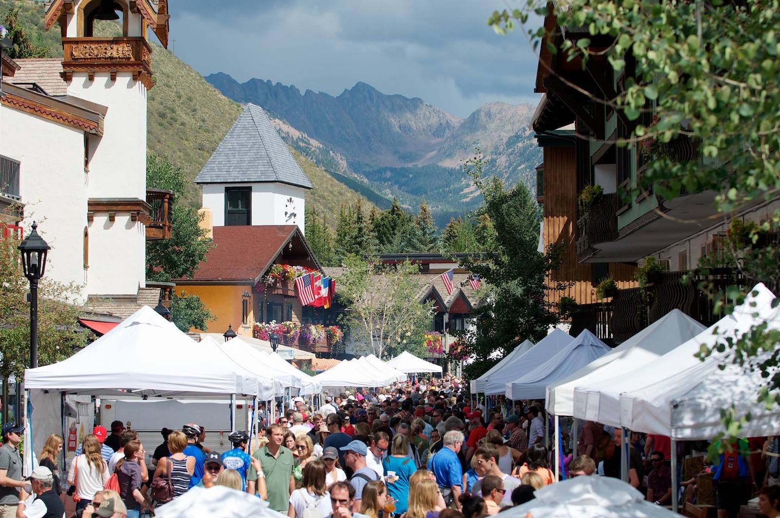 Image of the crowds at Gourmet on Gore in Vail, Colorado