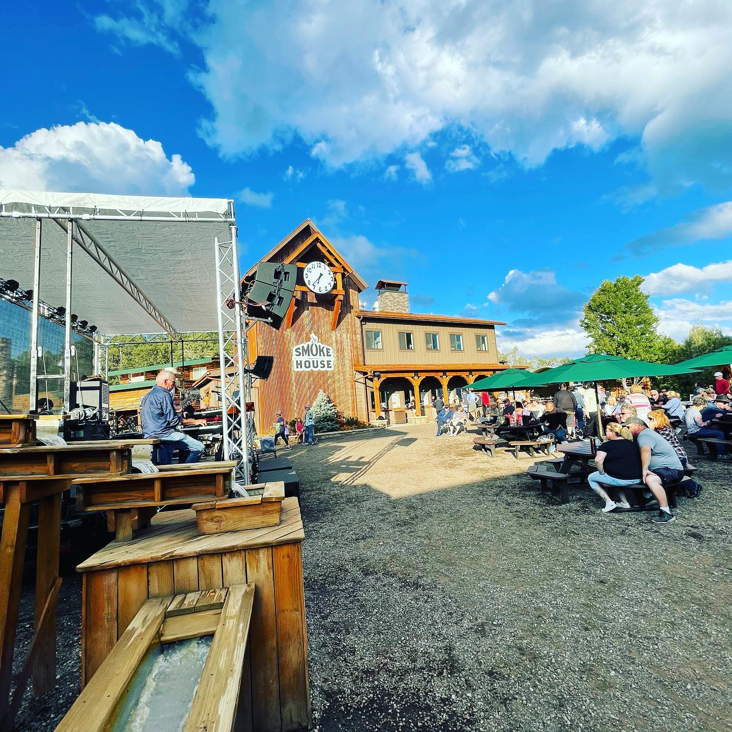 Image of a musician playing at Glenwood Caverns Adventure Park in Glenwood Springs, Colorado