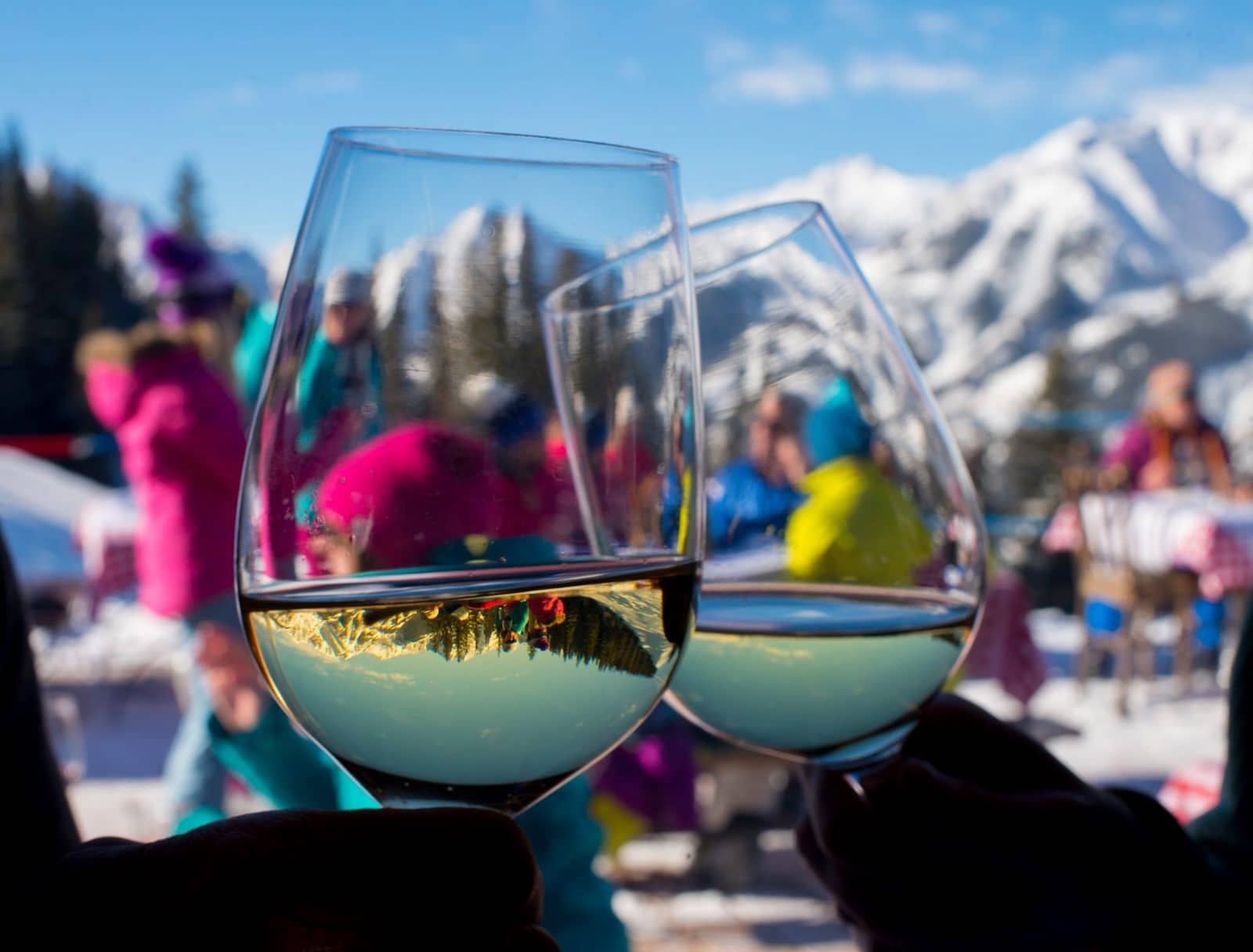 Image of white wine and aspen