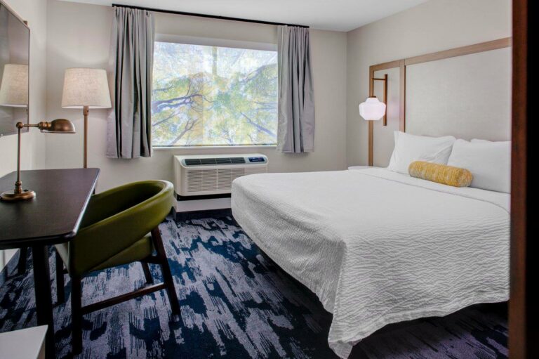 7 Best Hotels in Broomfield, Colorado