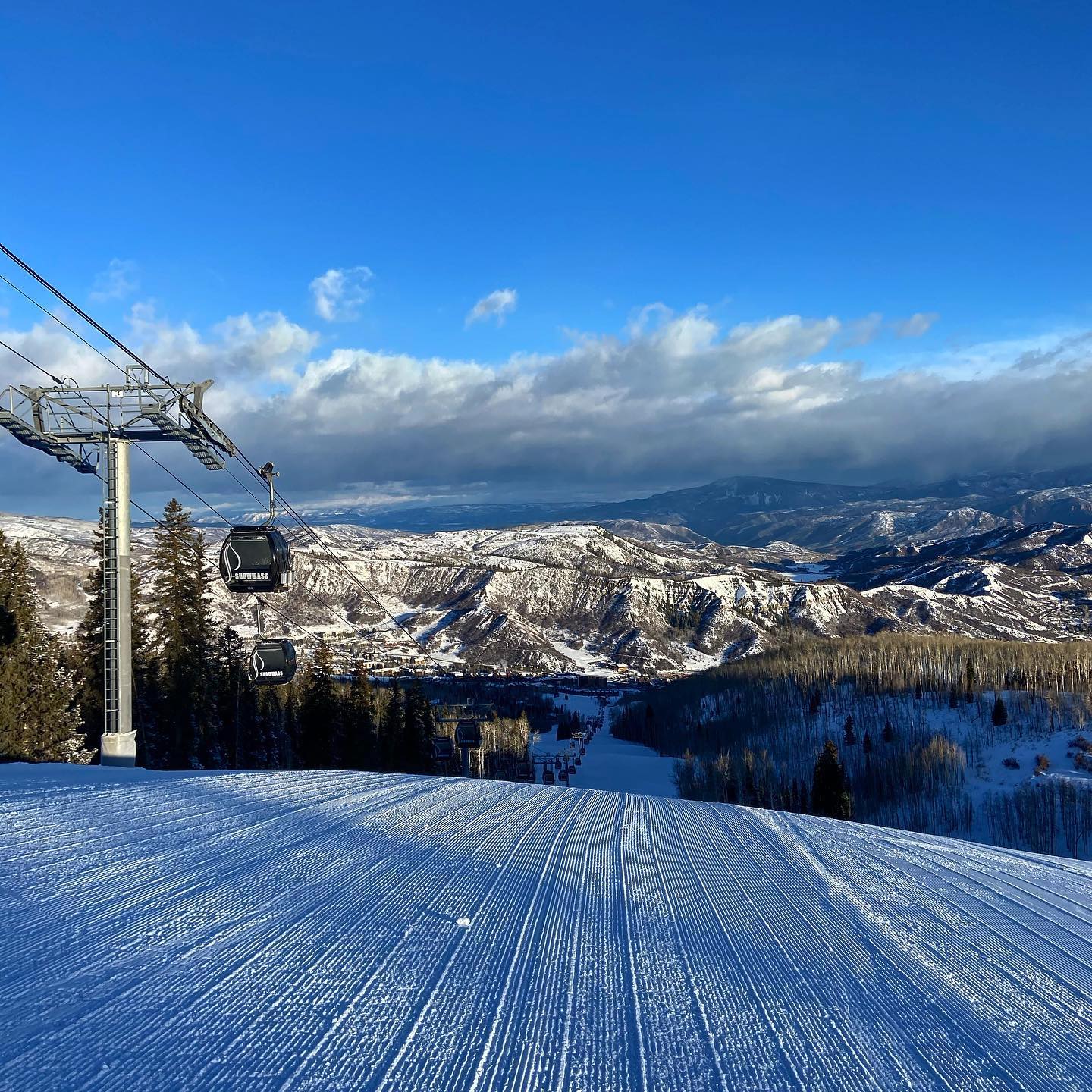 Image of the Elk Camp Gondola and the slopes at Snowmass in Colorado