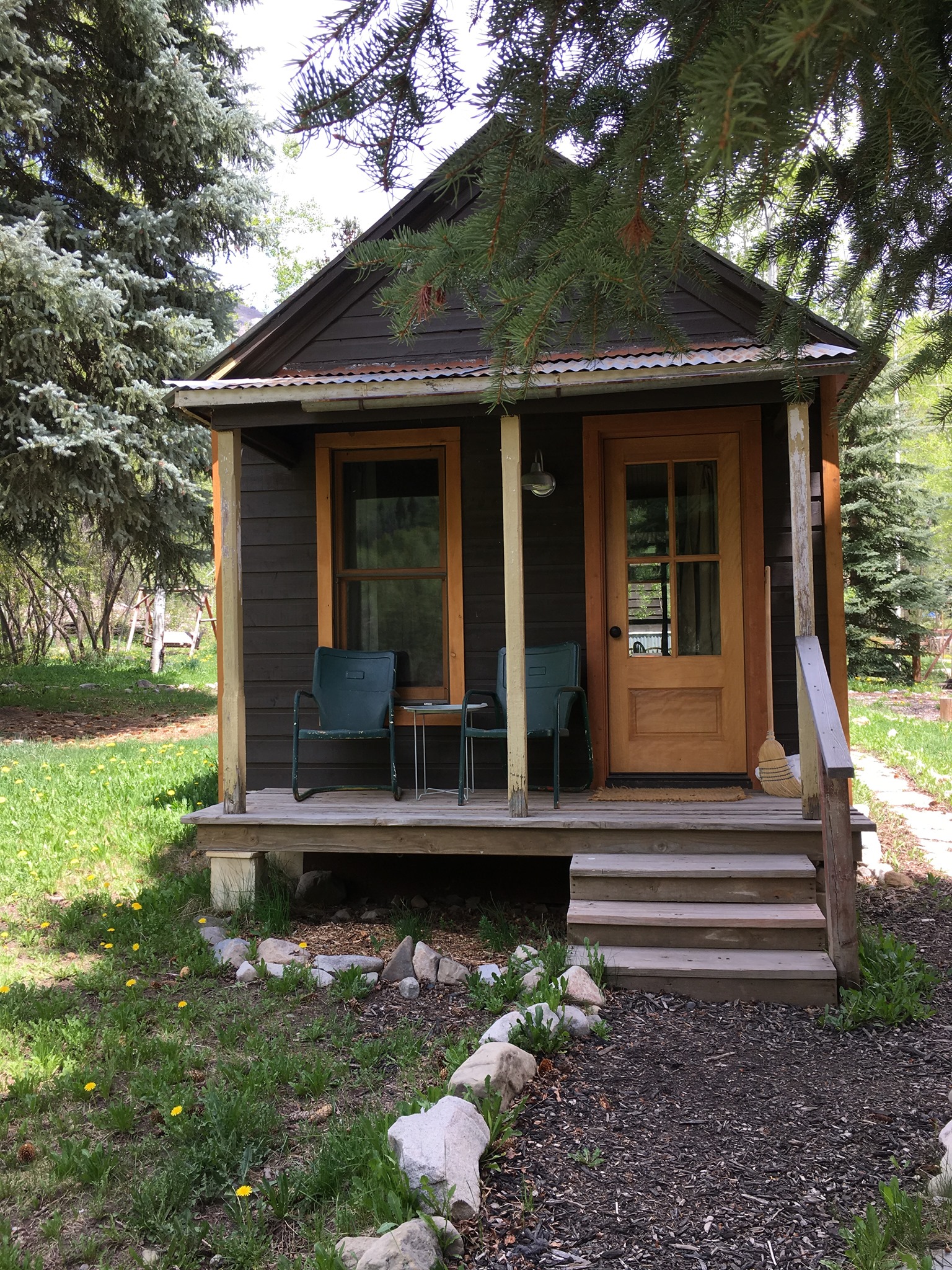 historic cabin at beaver lake lodge and cabins