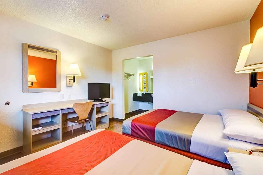 room at the motel 6 in wheat ridge