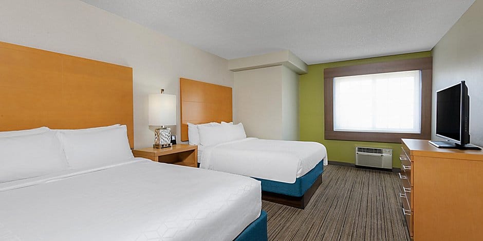  a room at the holiday inn express in wheat ridge