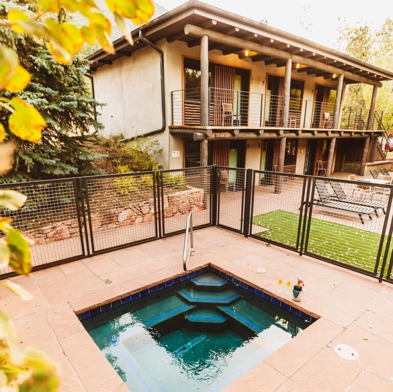 3 Best Hotels in Green Mountain Falls, CO