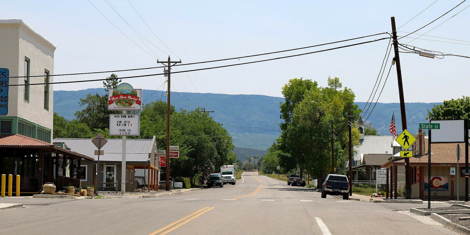 Image of Highway 65 through Mesa looking at Grand Mesa in Colorado