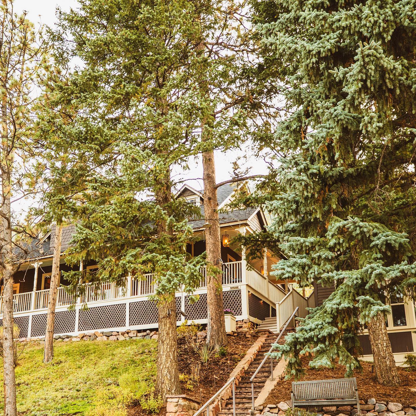 the outlook lodge green mountain falls colorado