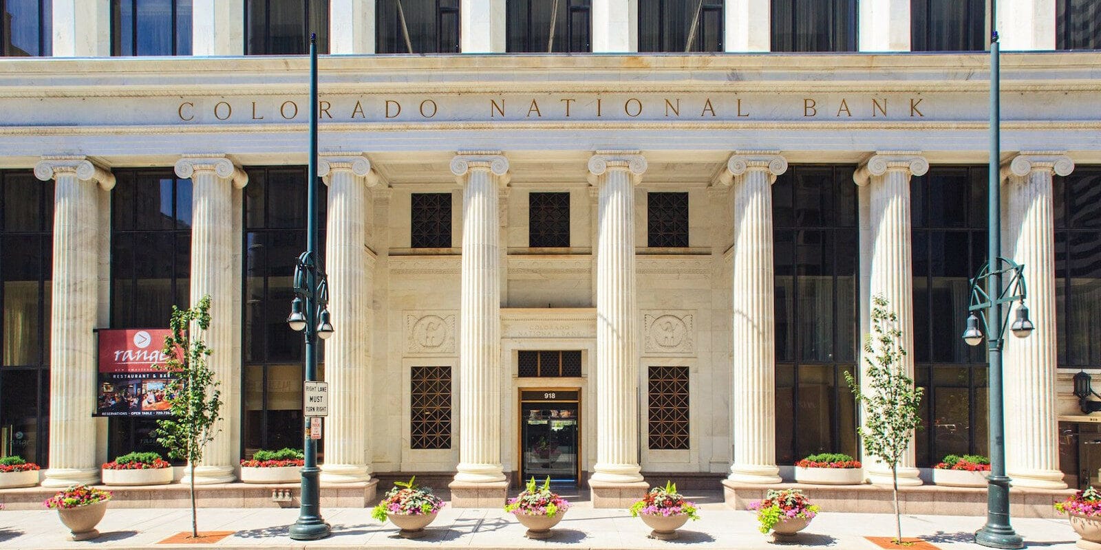 Image of the Colorado National Bank home to the Renaissance Denver Downtown City Center Hote