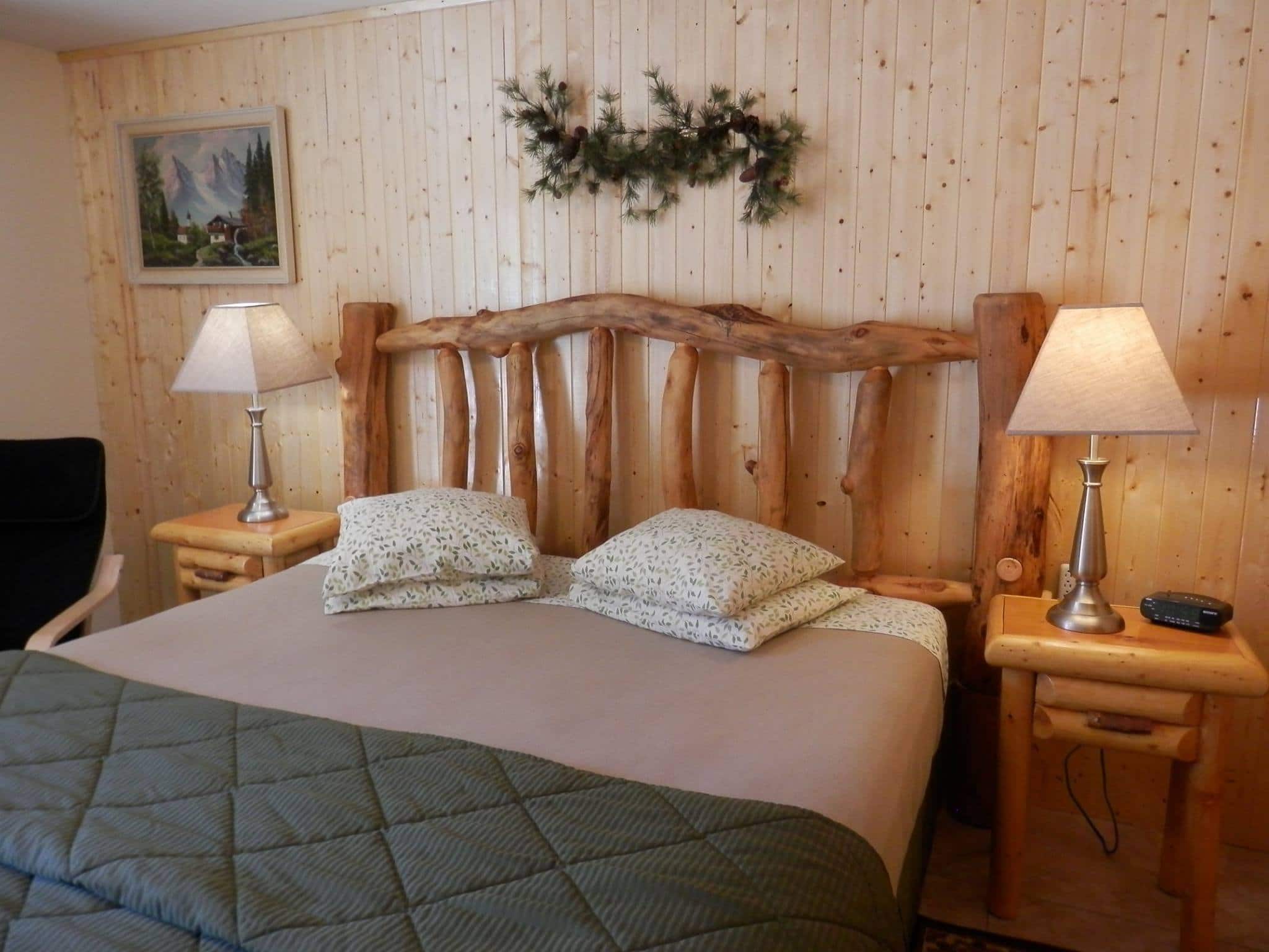 a room at the cascade lodge colorado