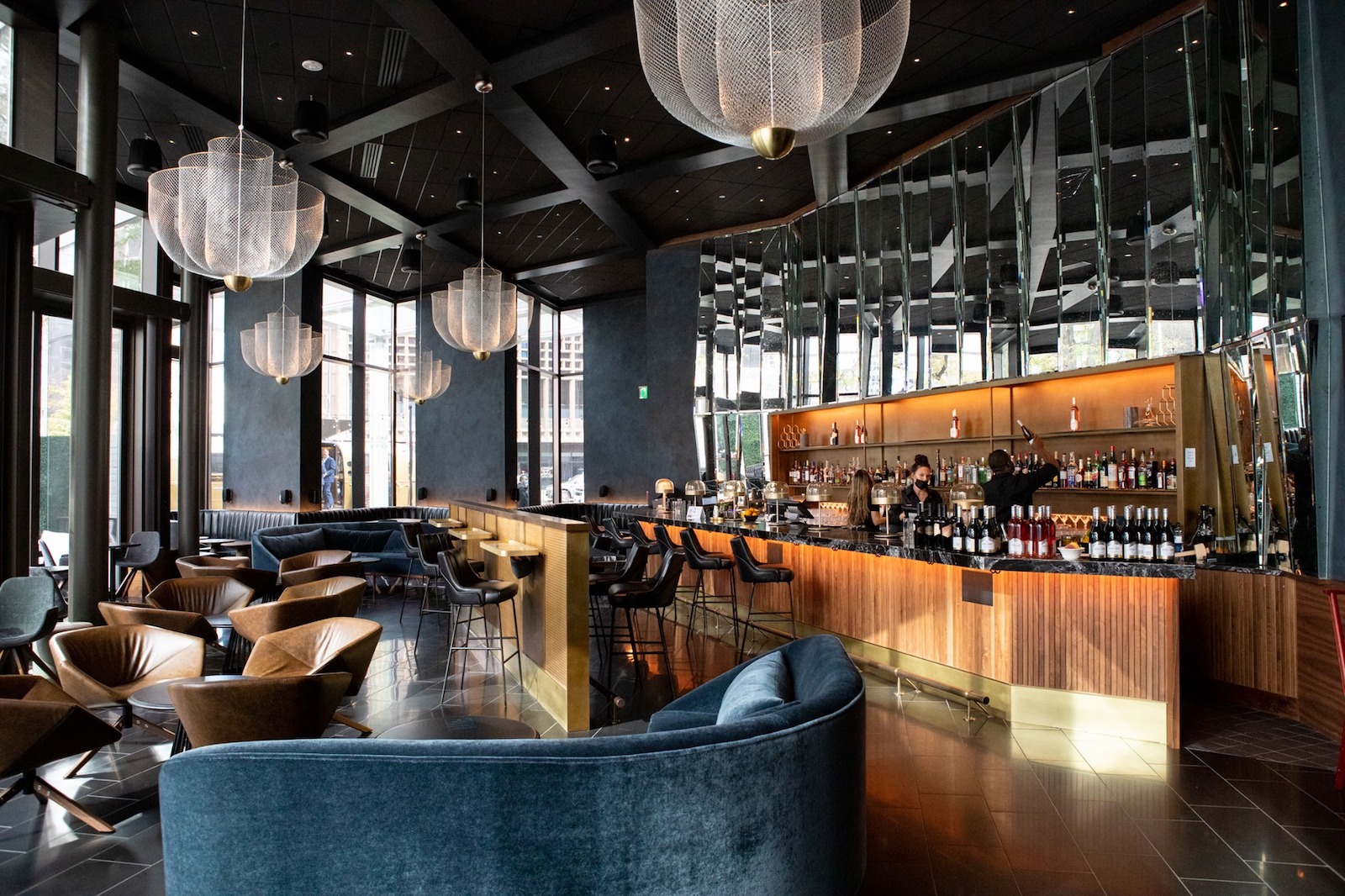 Image of bar at the Sheraton Downtown Denver in Colorado