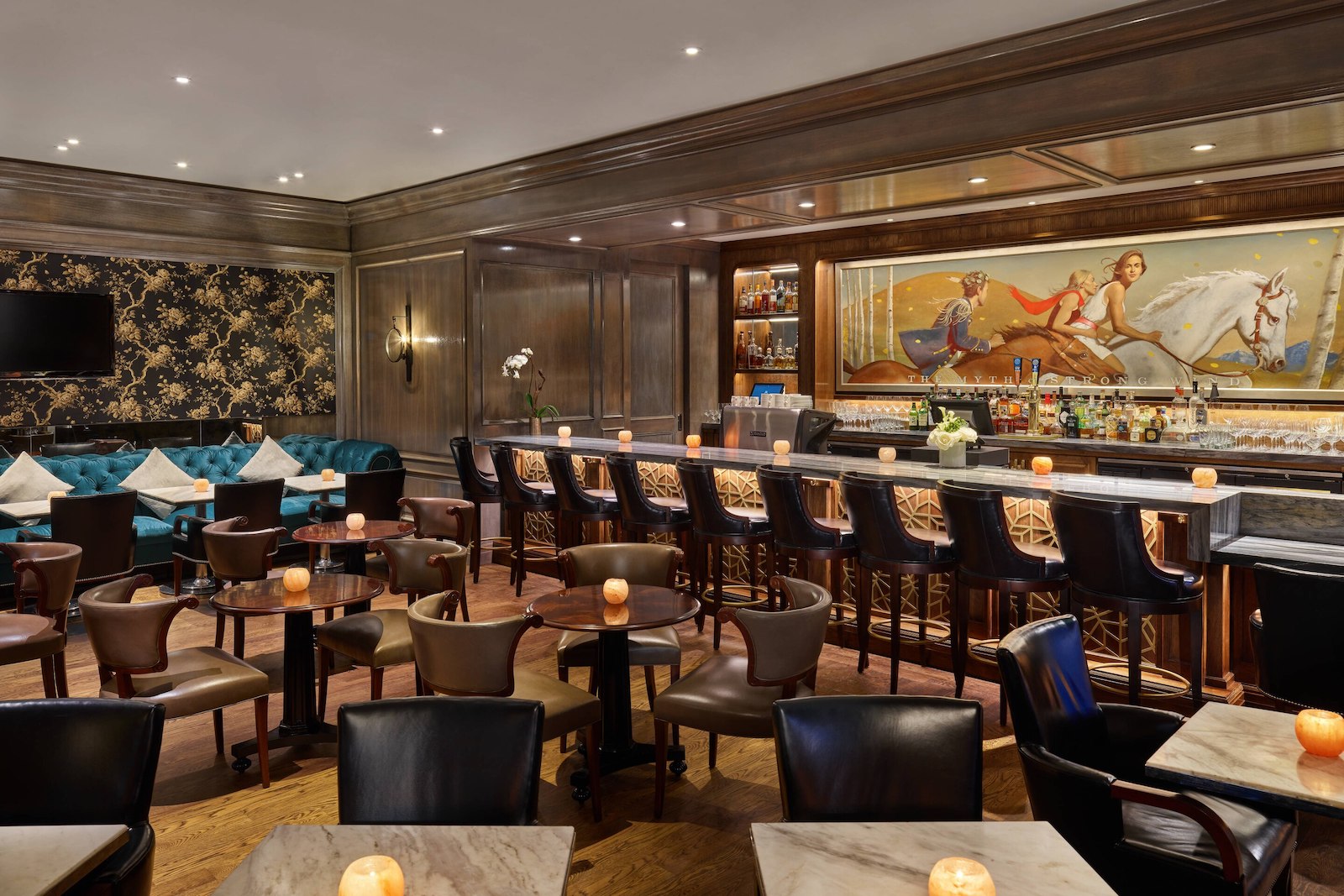 Image of the Mountain Social Bar and Lounge at the St. Regis in Aspen, Colorado