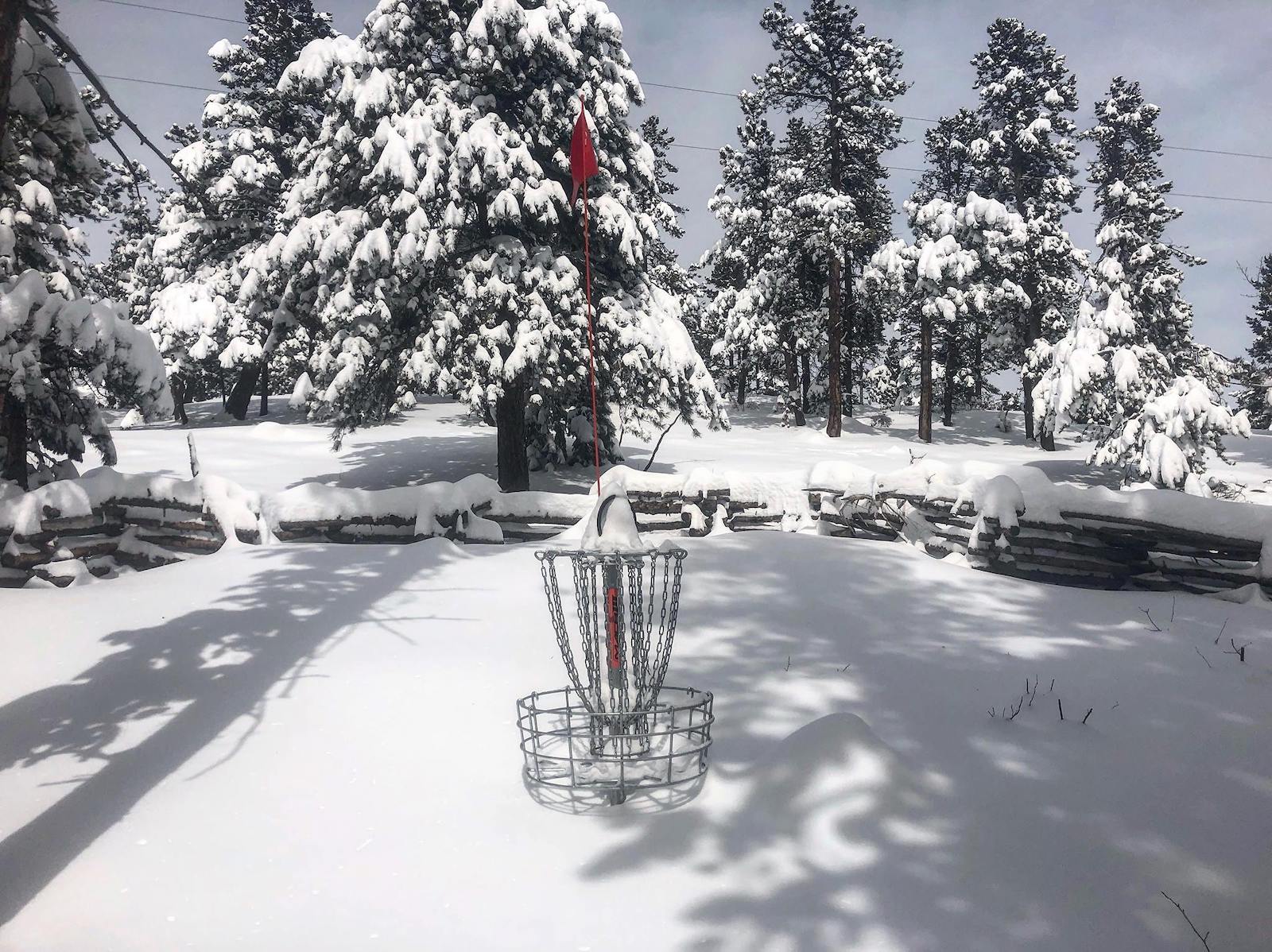 Image of a snow-covered course at Wondervu Disc Golf Course in Golden, Colorado