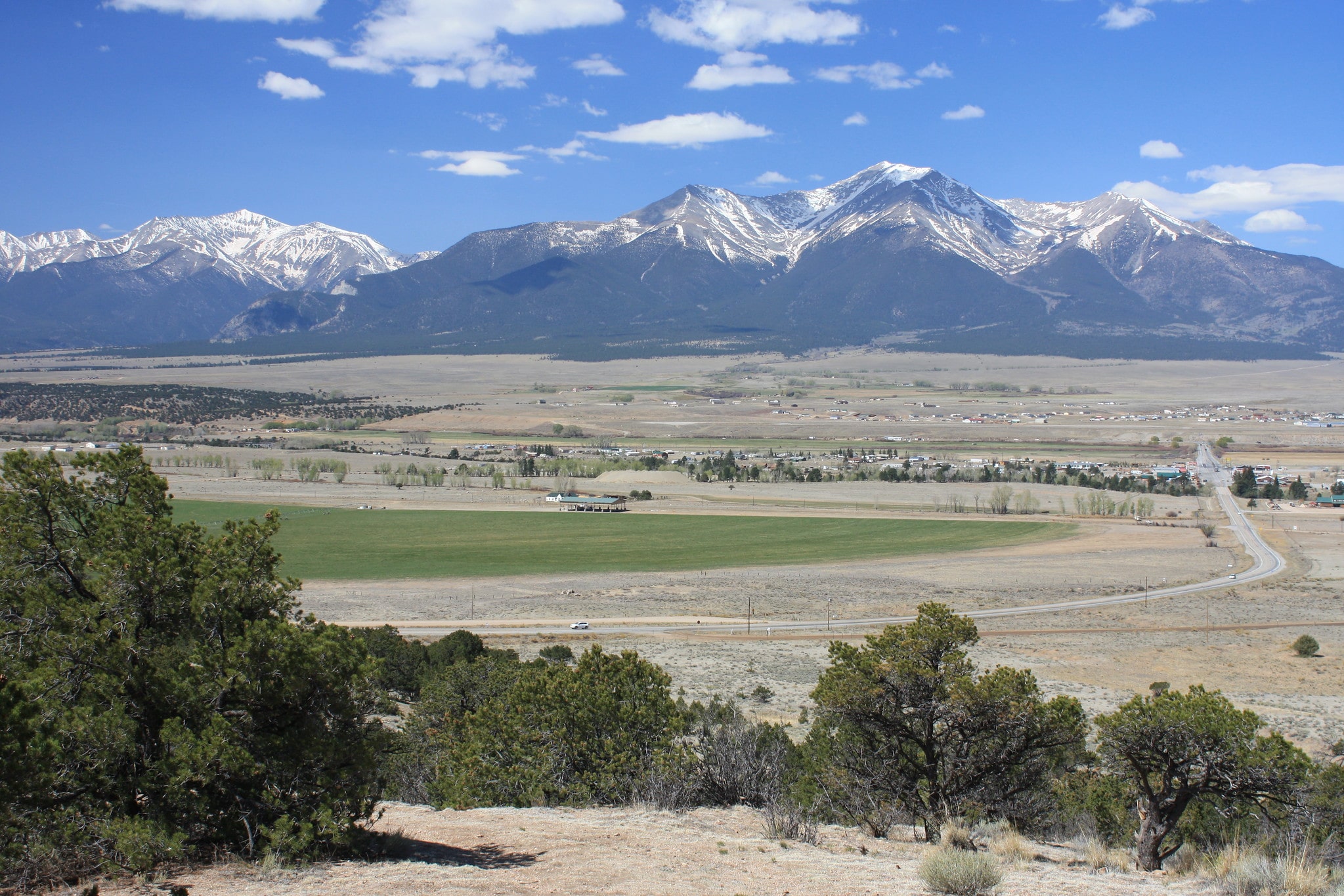 driving highway 285 with views of collegiate peaks