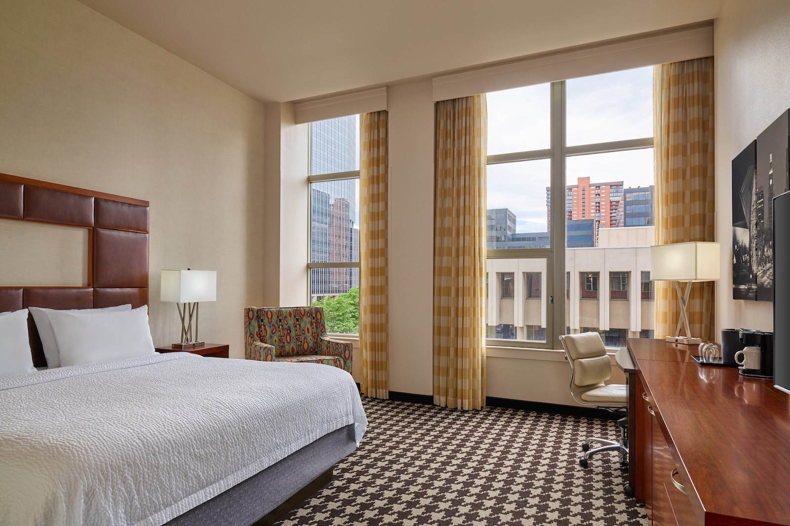 Image of a King Guest Room at the Courtyard Denver Downtown in Colorado