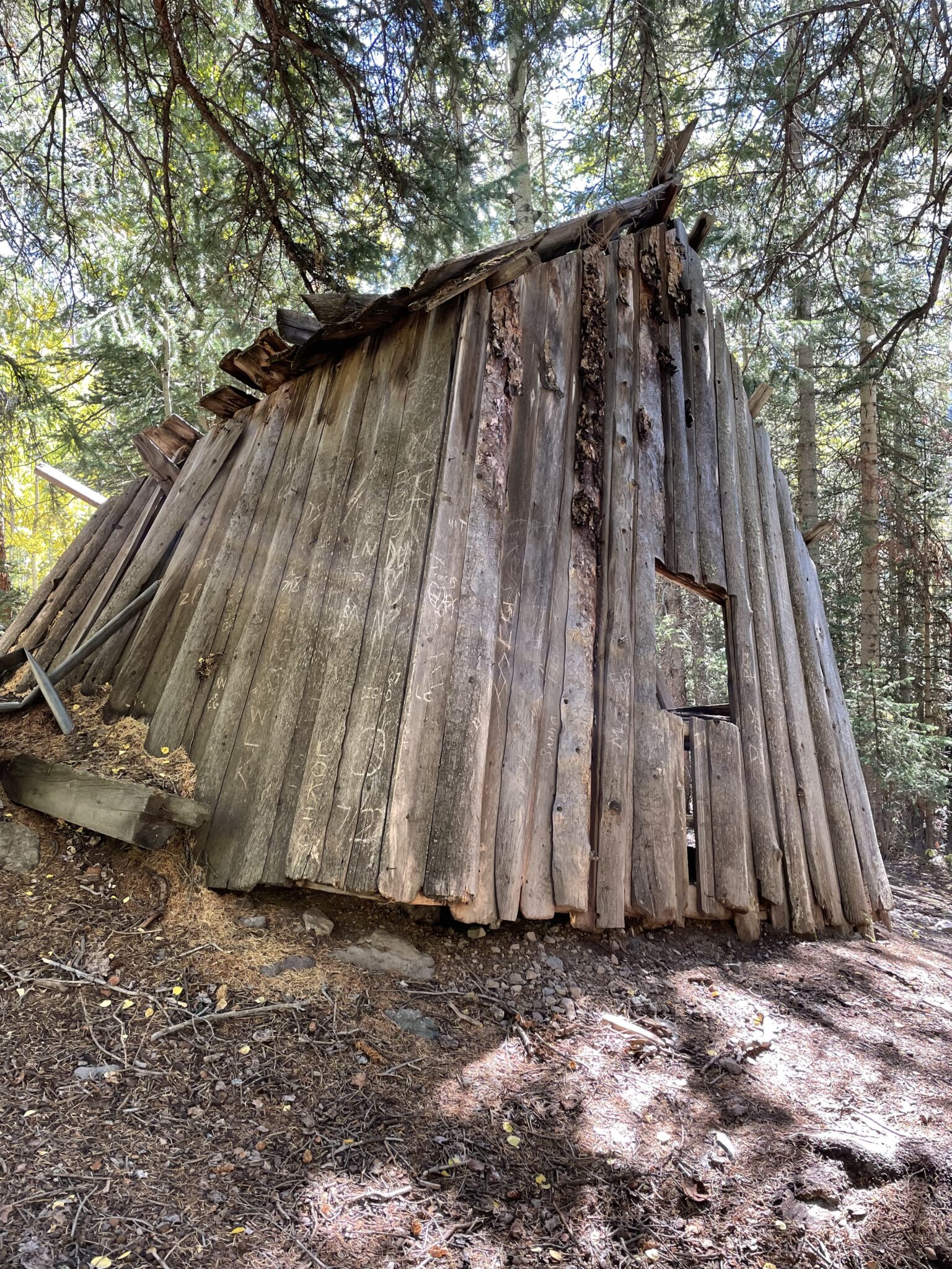 historic mining structure at ice lakes trail