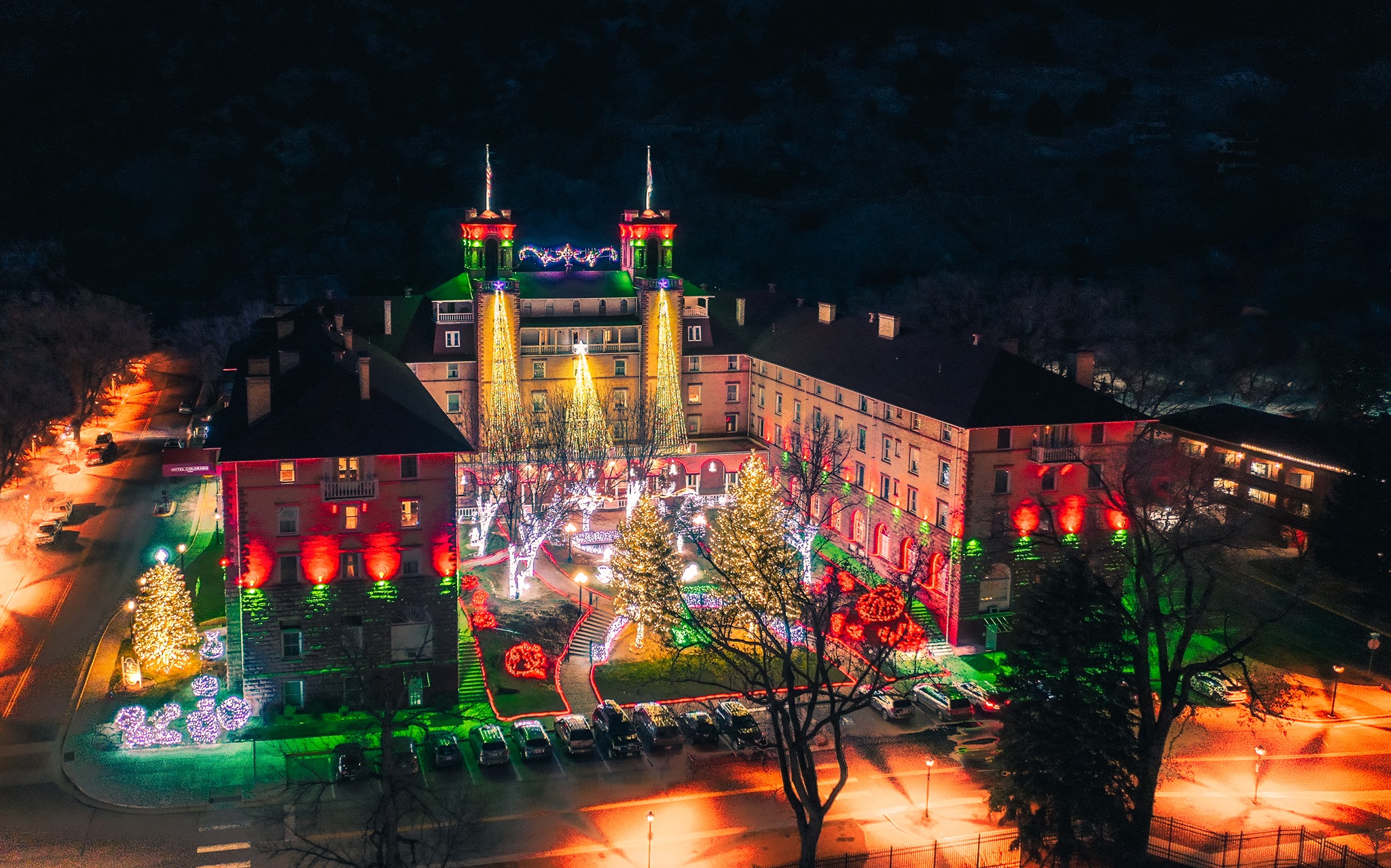 hotel colorado decked out in Christmas lights