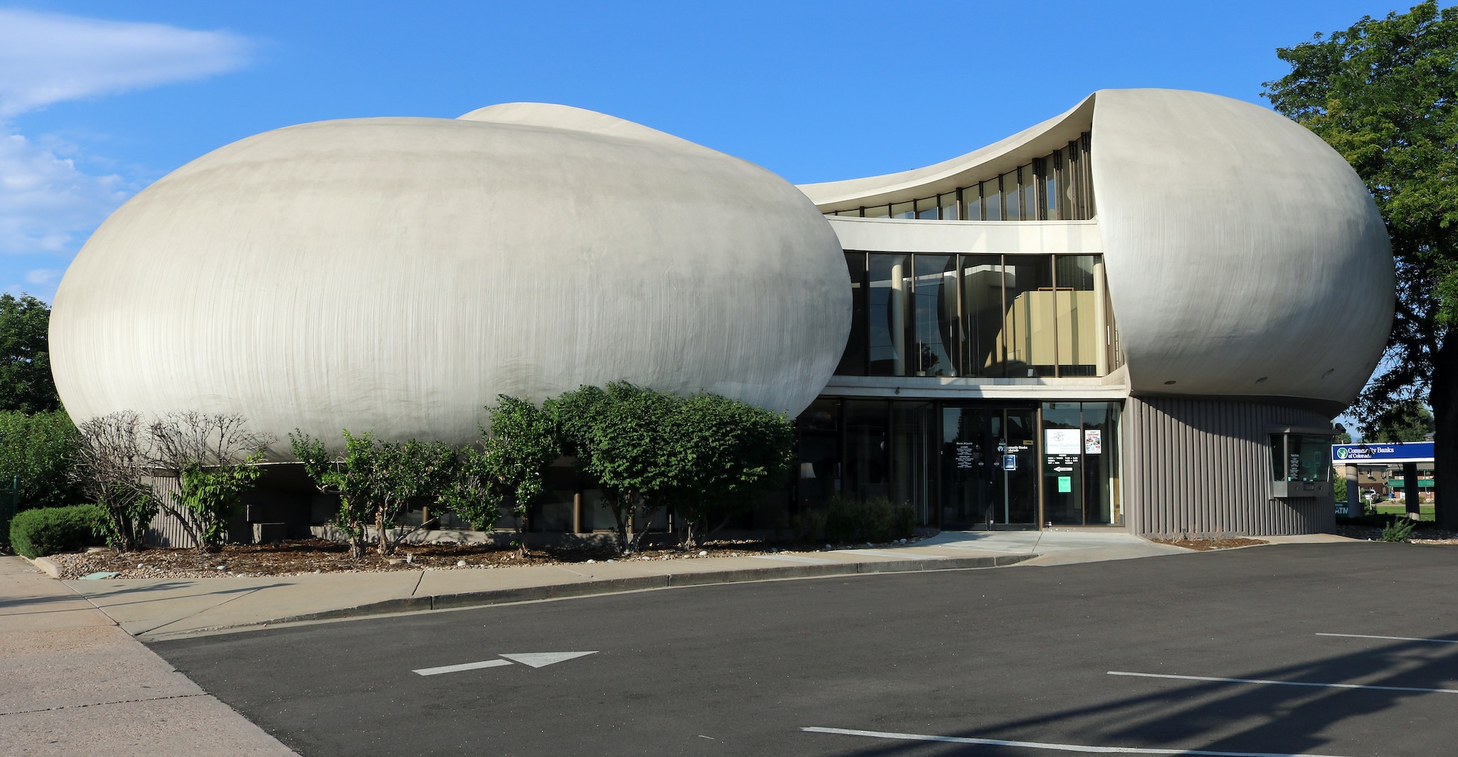 Englewood’s Key Savings and Loan Association Building, in a similar "spaceship" style as the Sleeper House