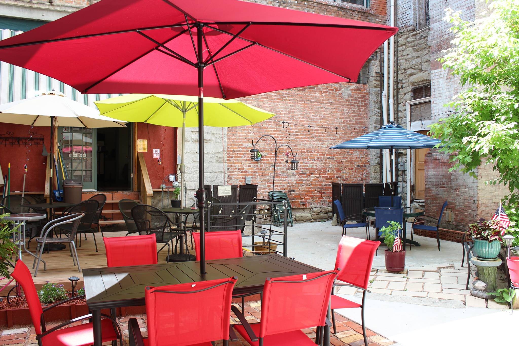 Outdoor patio of restaurant