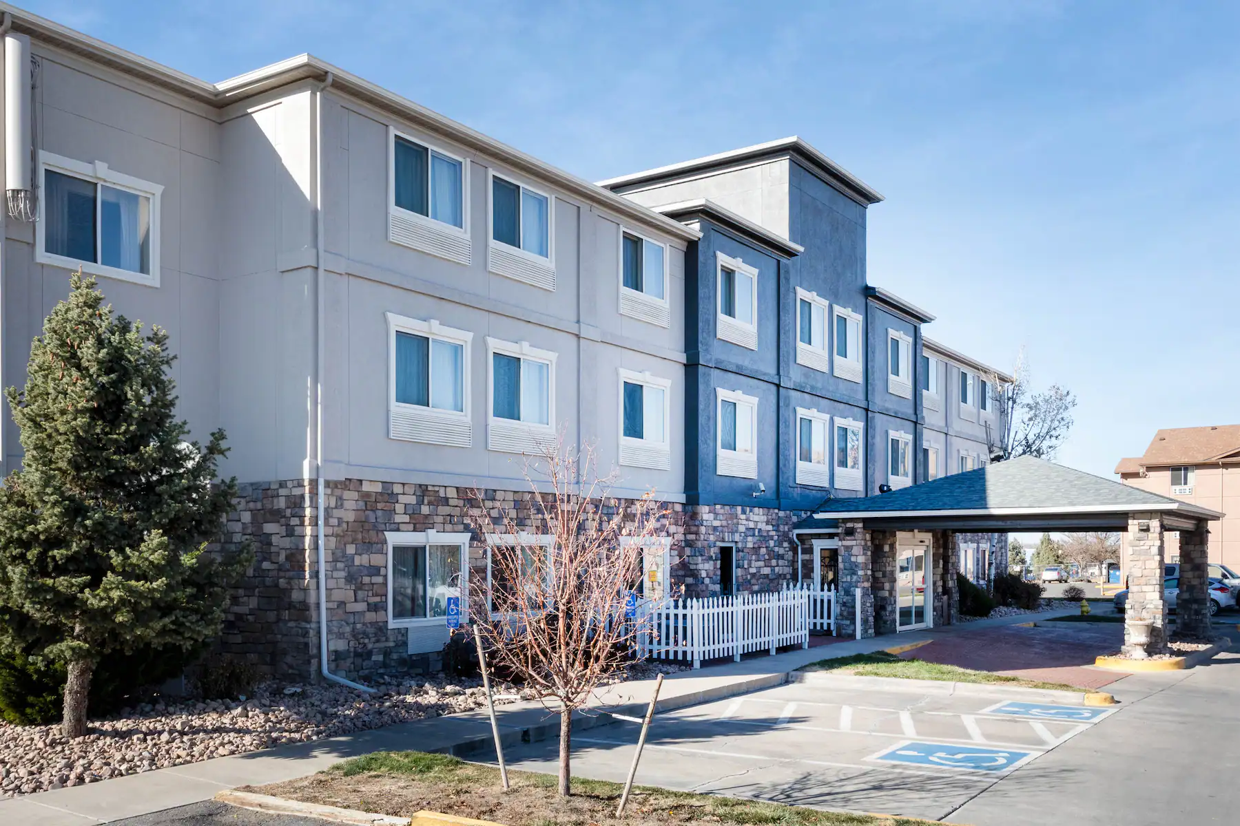 Front entrance of hotel