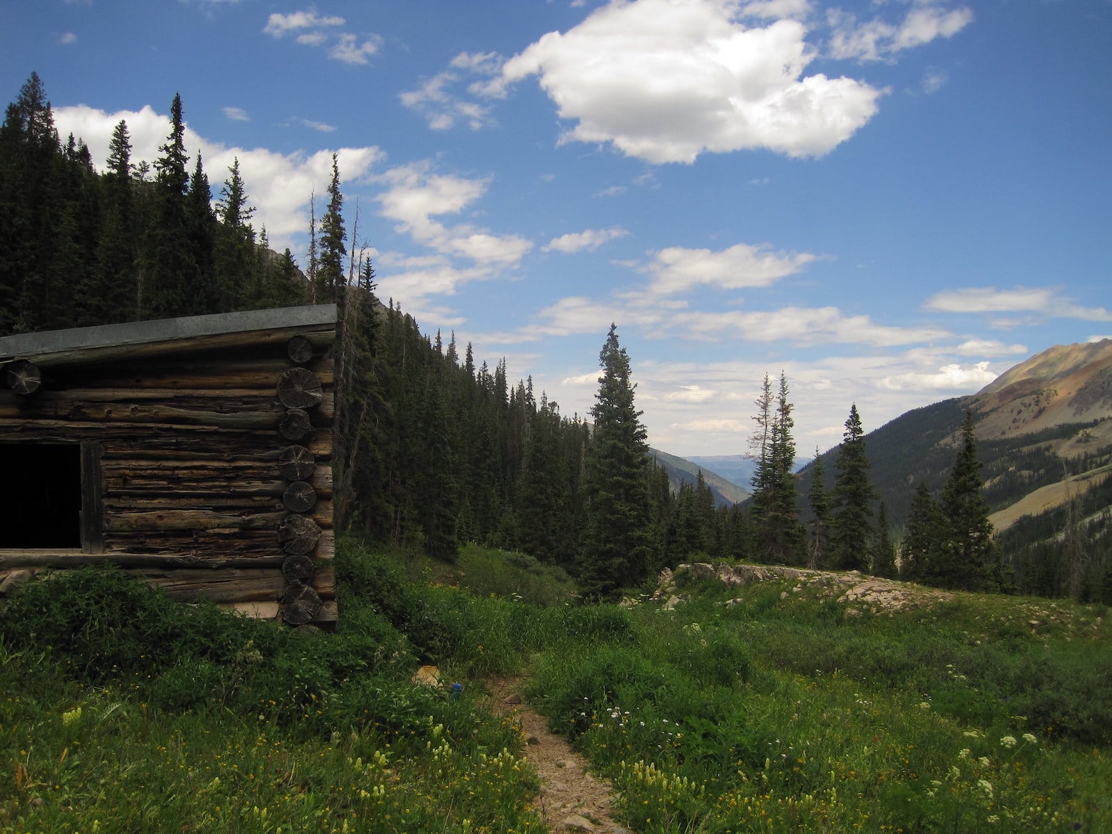 Image of a cabin on the trail to Conundrum Hot Springs in Aspen, Colorado