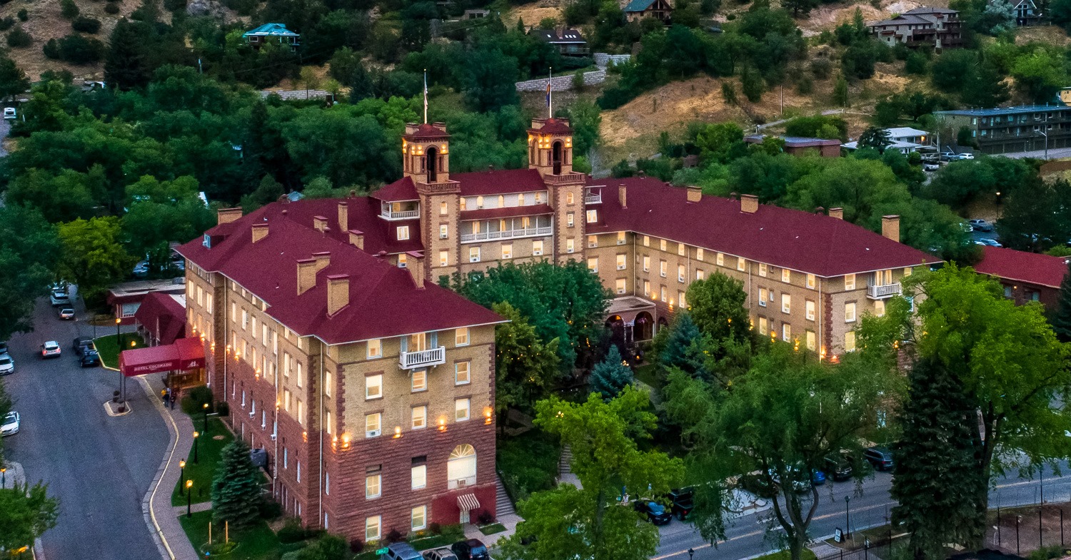 U-Shaped Hotel Colorado