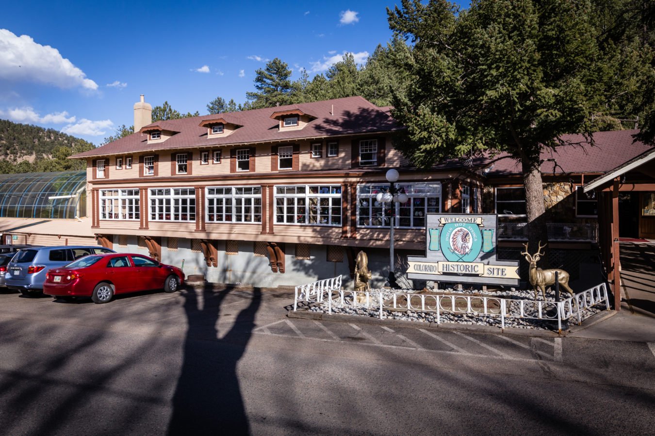 Image of the Indian Hot Springs main entrance in Idaho Springs, Colorado