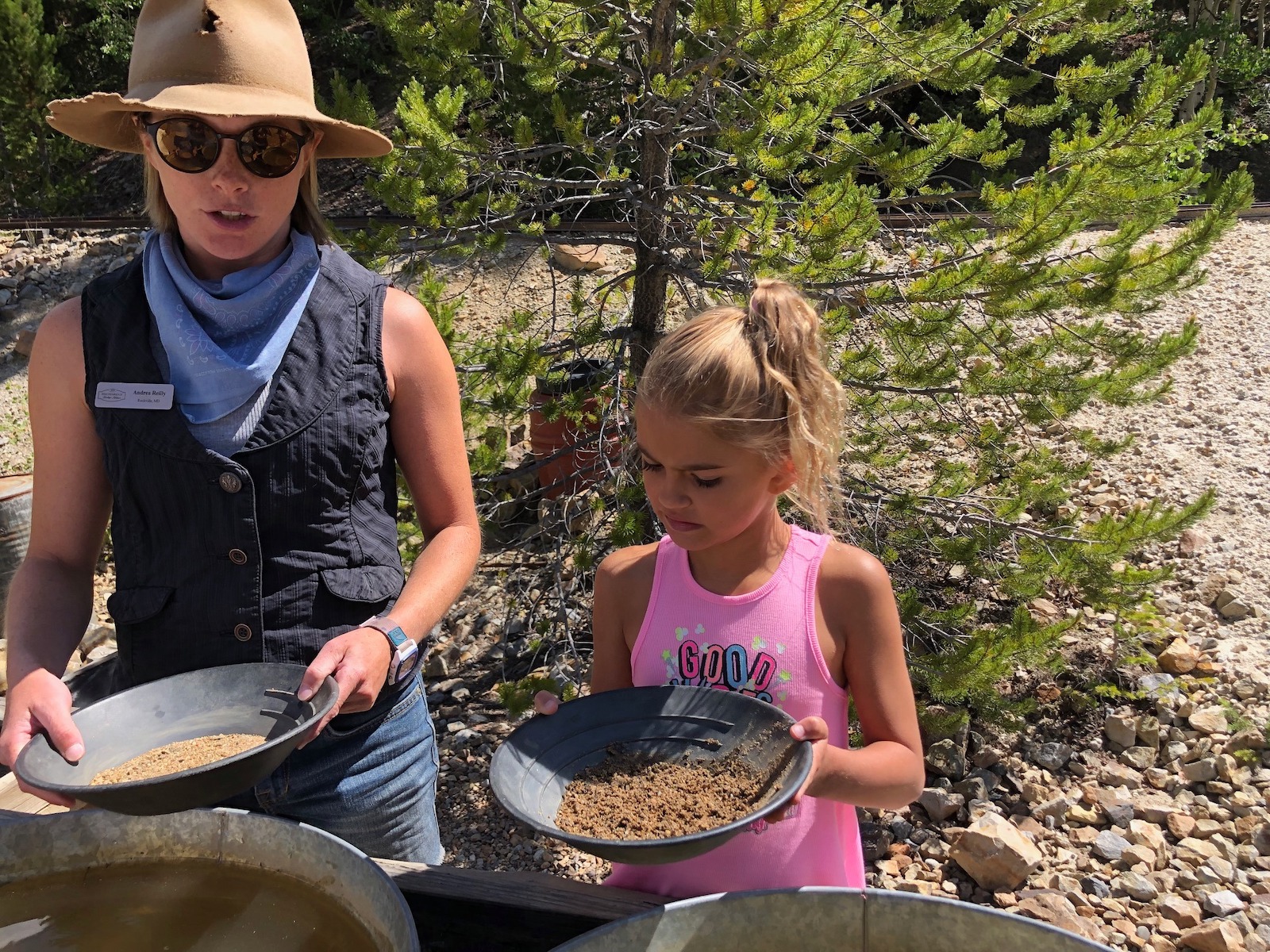 Image of people gold panning at Washington Gold Mine in Georgetown, Colorado