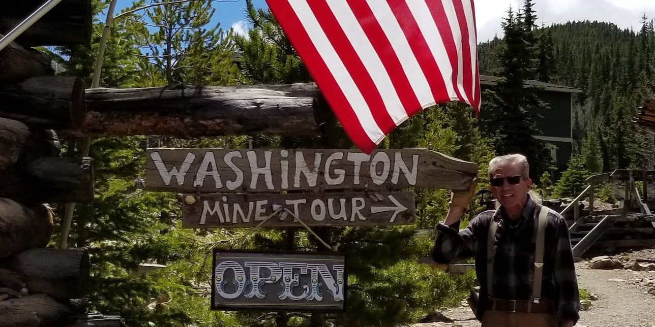 Image of the open sign at Washington Mine in Georgetown, Colorado