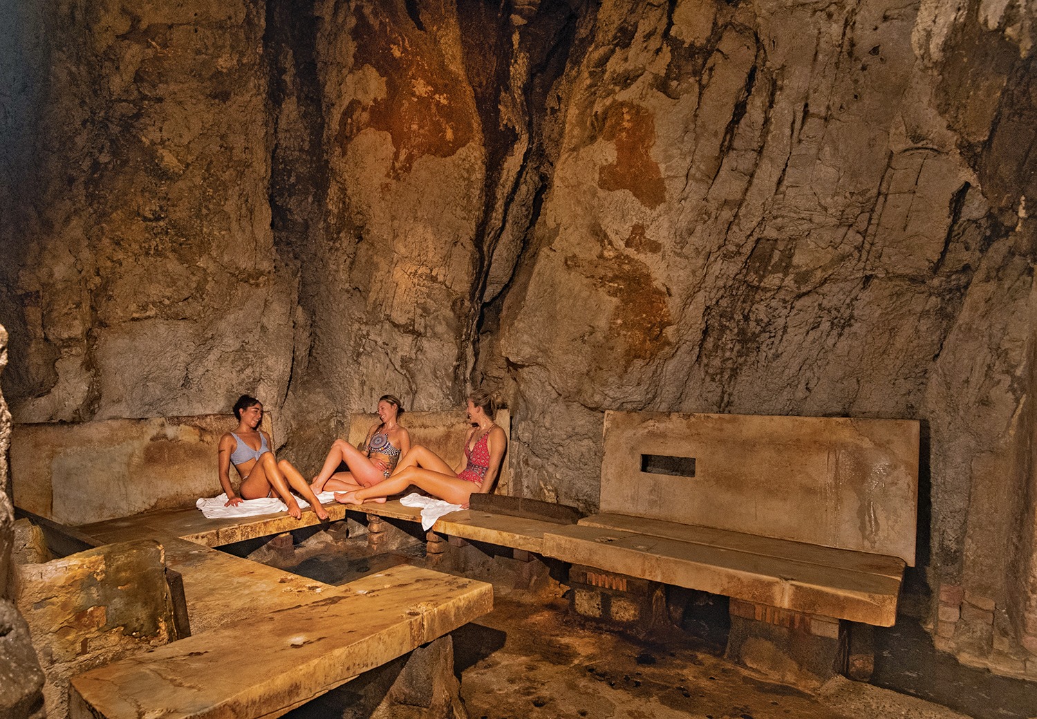 Yampah Vapor Caves, Colorado