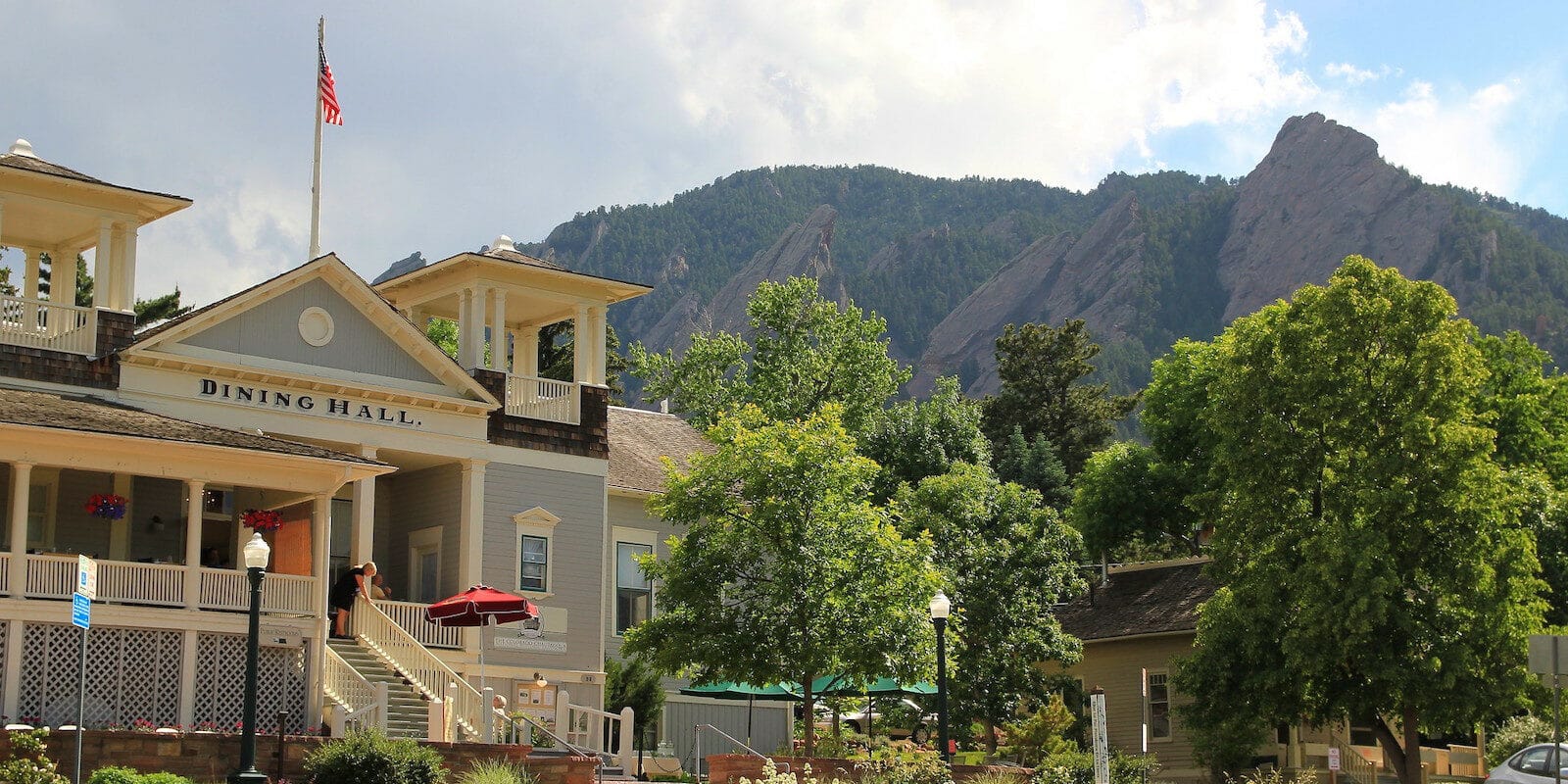 Image of the Chautauqua Dining Hall in Boulder, Colorado